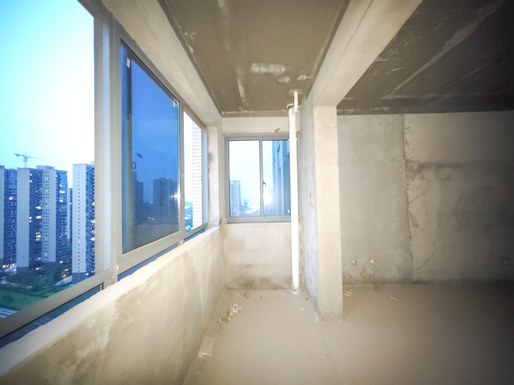 碧桂园南城首府(东宸林海) 4室2厅2卫 80.0万 碧桂园南城首府(东宸林海) 4室2厅2卫 80.0万阳台