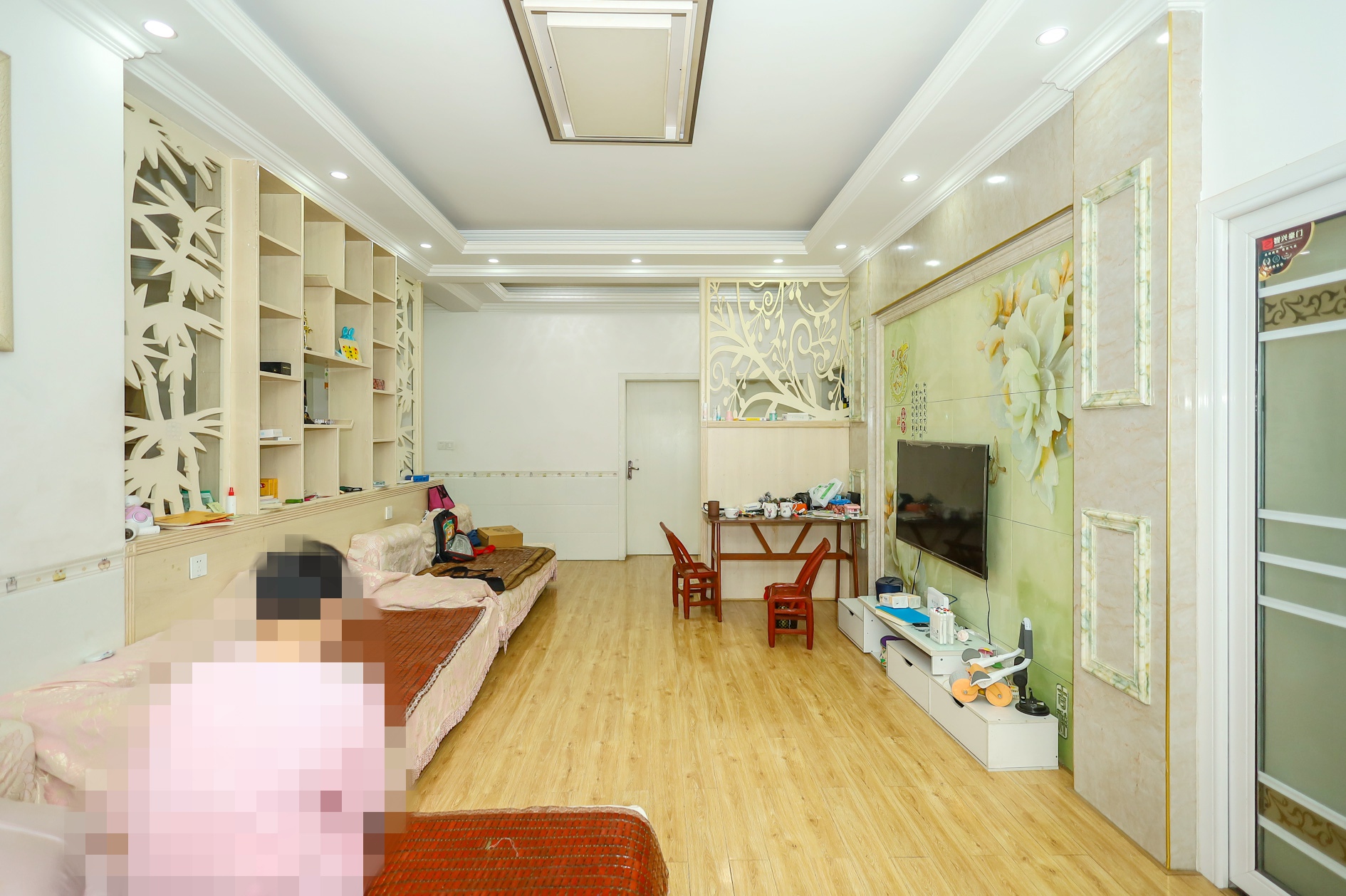 星沙六区  2室2厅1卫   203.00万客厅