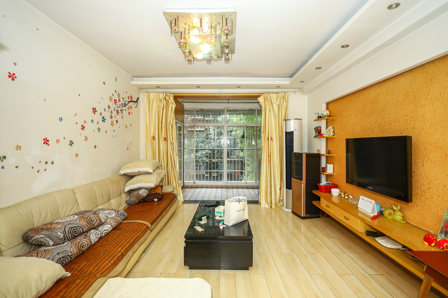 湘瑞家园 3室2厅1卫 42.8万 湘瑞家园 3室2厅1卫 42.8万客厅