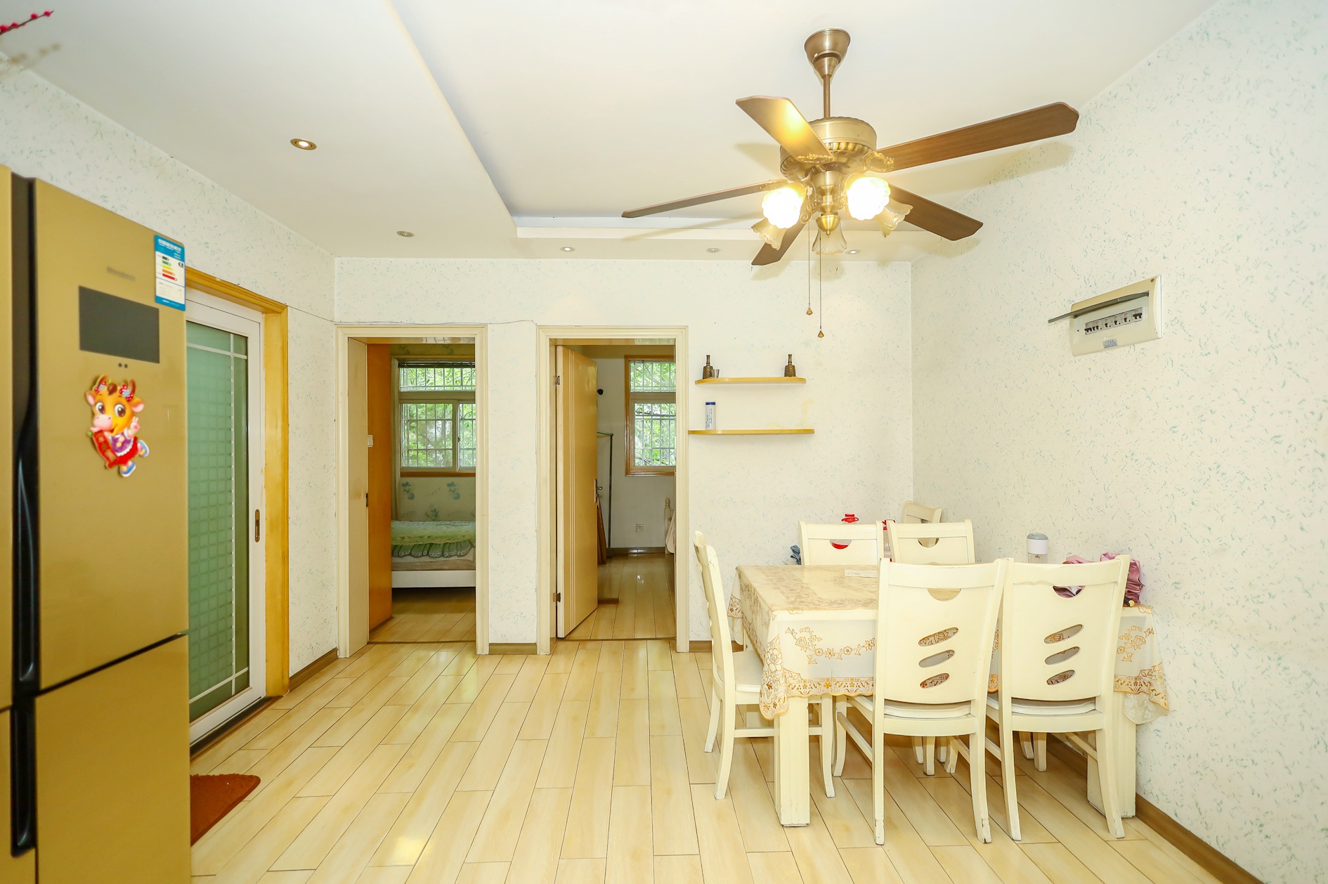 湘瑞家园 3室2厅1卫 42.8万 湘瑞家园 3室2厅1卫 42.8万客厅