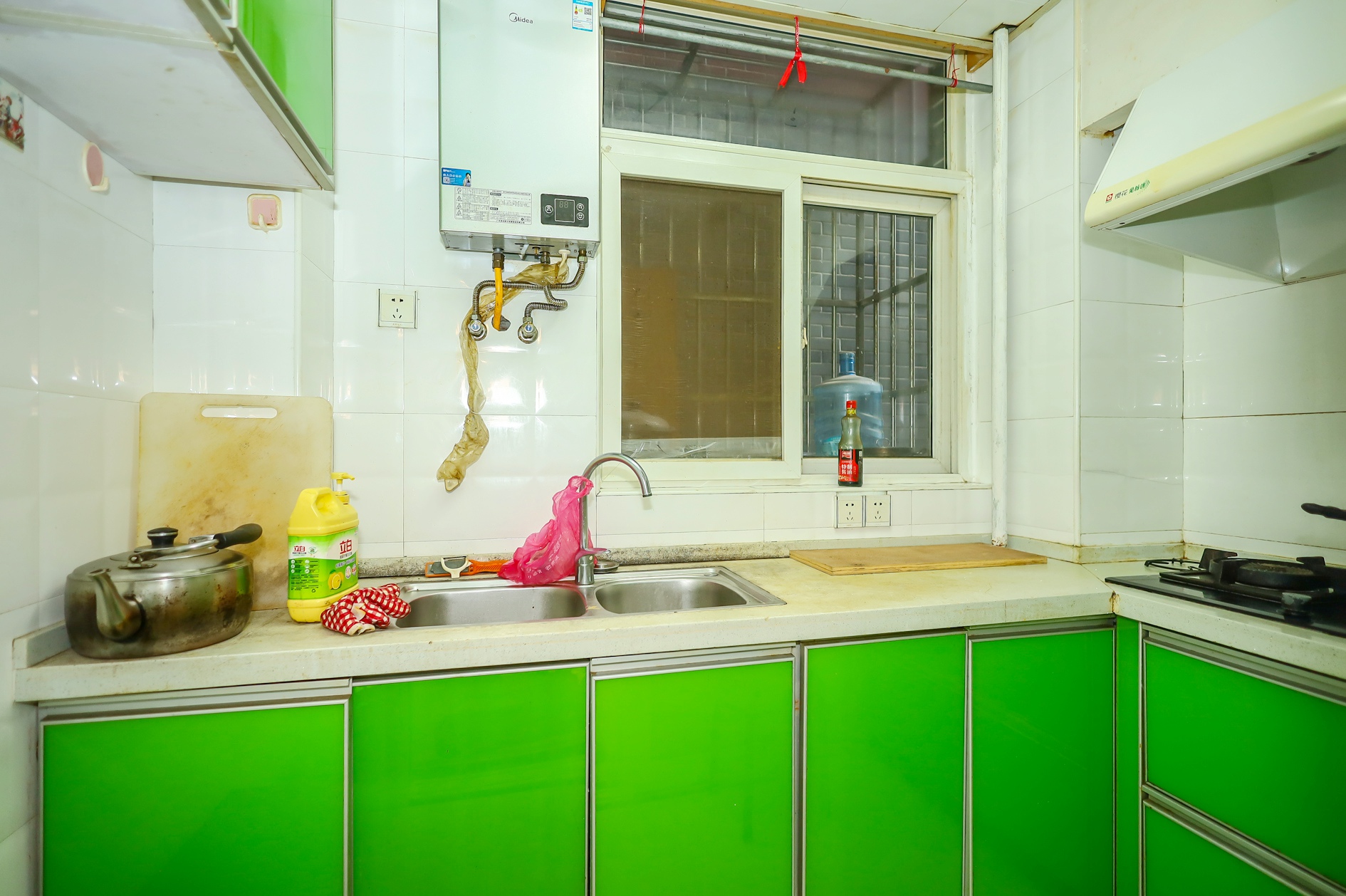 湘瑞家园 3室2厅1卫 42.8万 湘瑞家园 3室2厅1卫 42.8万厨房