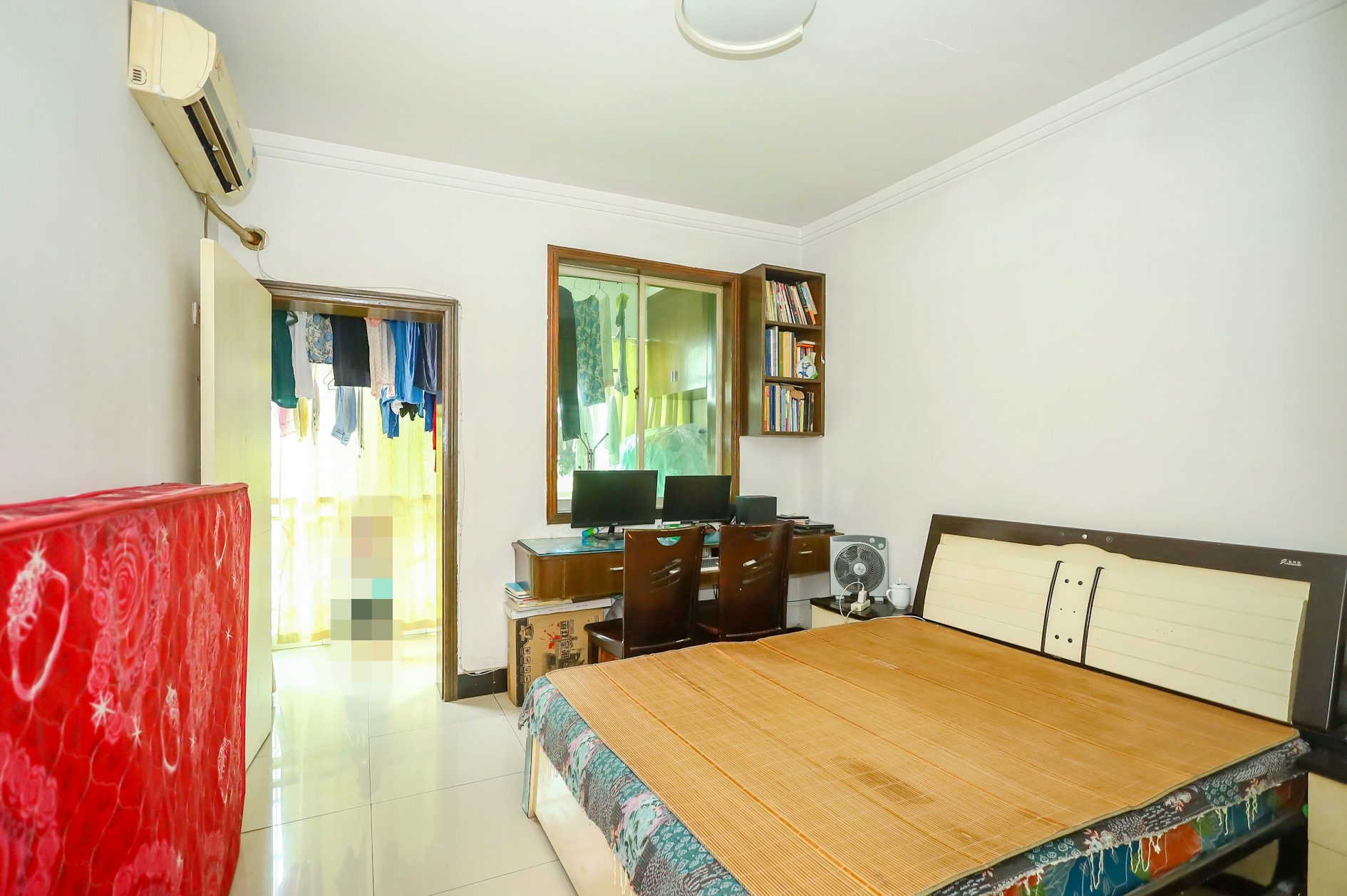 中南汽车世界  2室2厅1卫    32.7万 中南汽车世界  2室2厅1卫    32.7万卧室