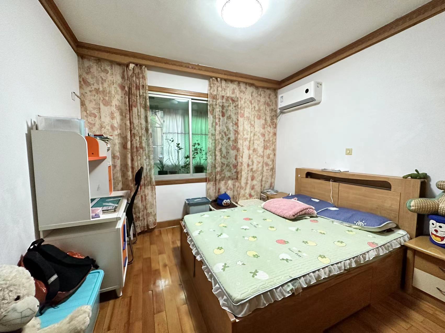银苑小区  4室2厅2卫   69.90万室内图