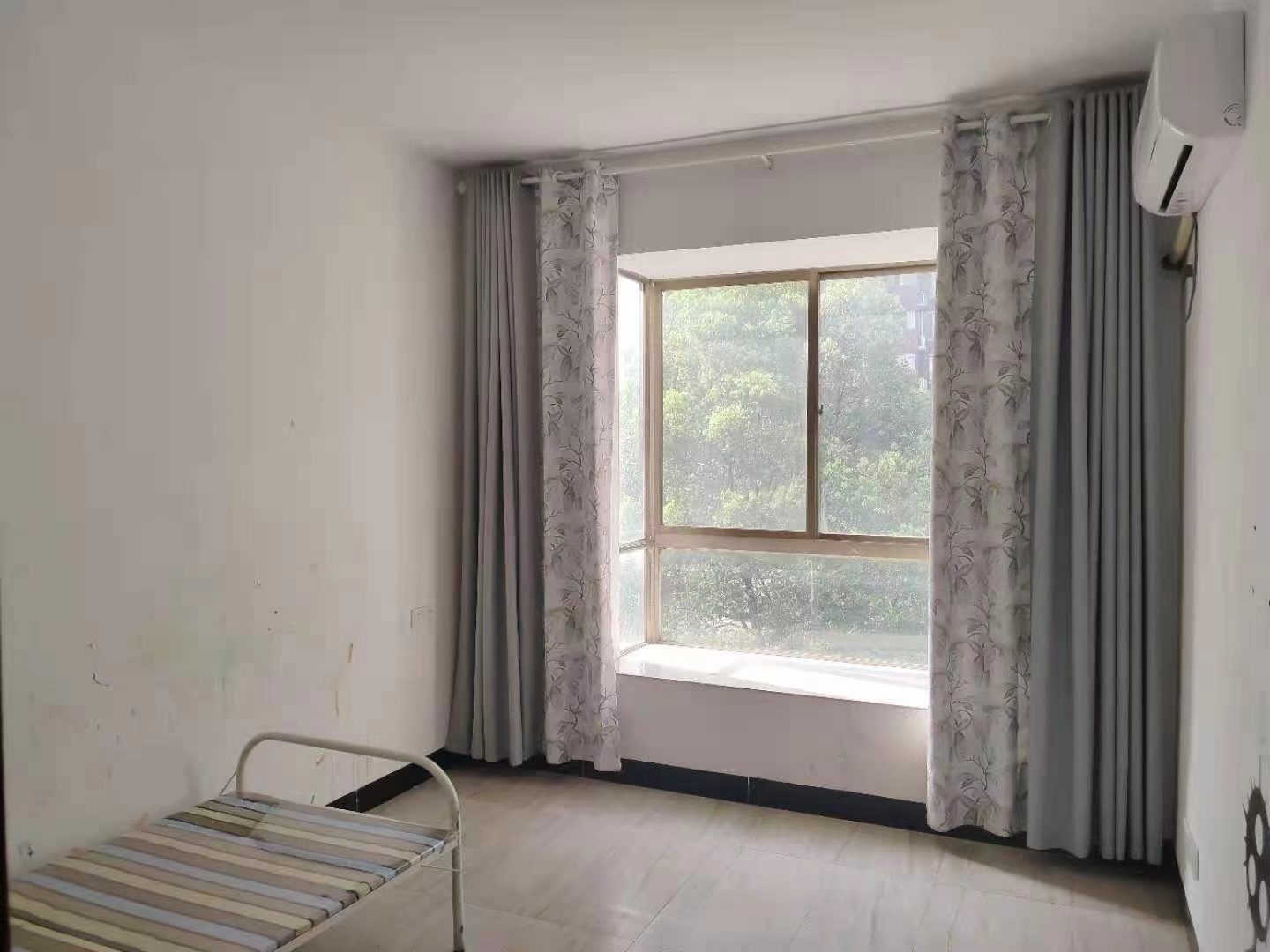 蓝盾景园一期  4室2厅2卫    54.8万 蓝盾景园一期  4室2厅2卫    54.8万室内图