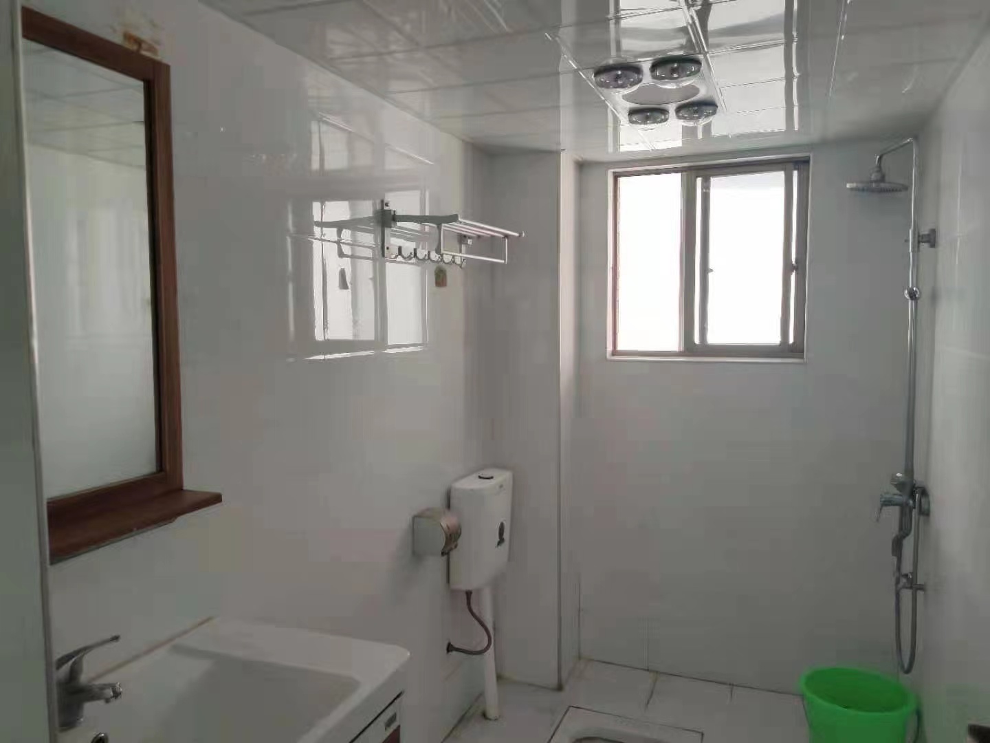 蓝盾景园一期  4室2厅2卫    54.8万 蓝盾景园一期  4室2厅2卫    54.8万室内图