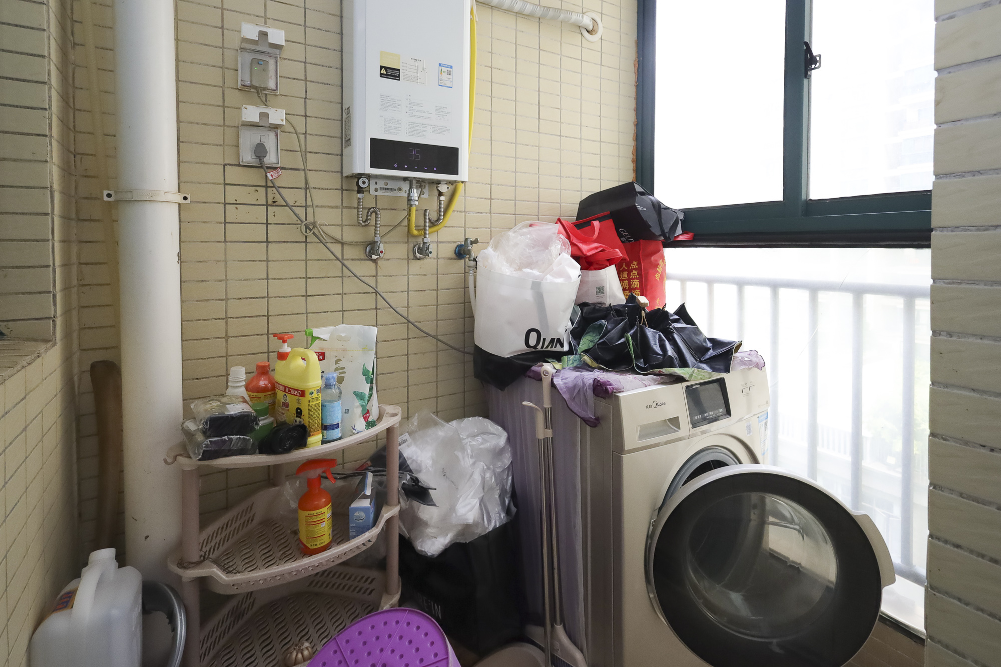 恒大御景湾  3室2厅2卫   198.00万阳台