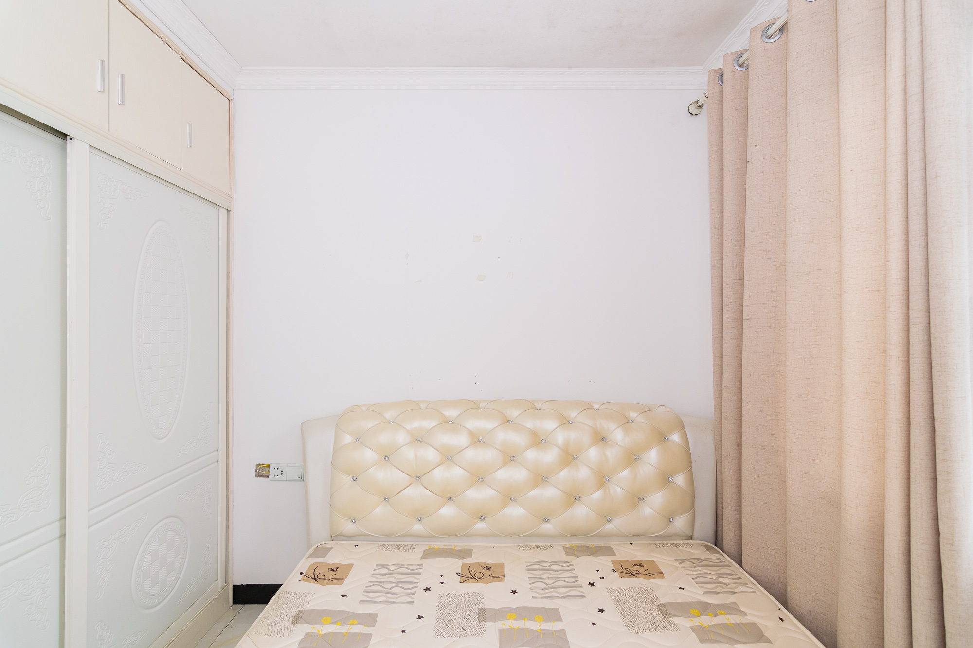 金富星城  2室2厅1卫    42.8万卧室