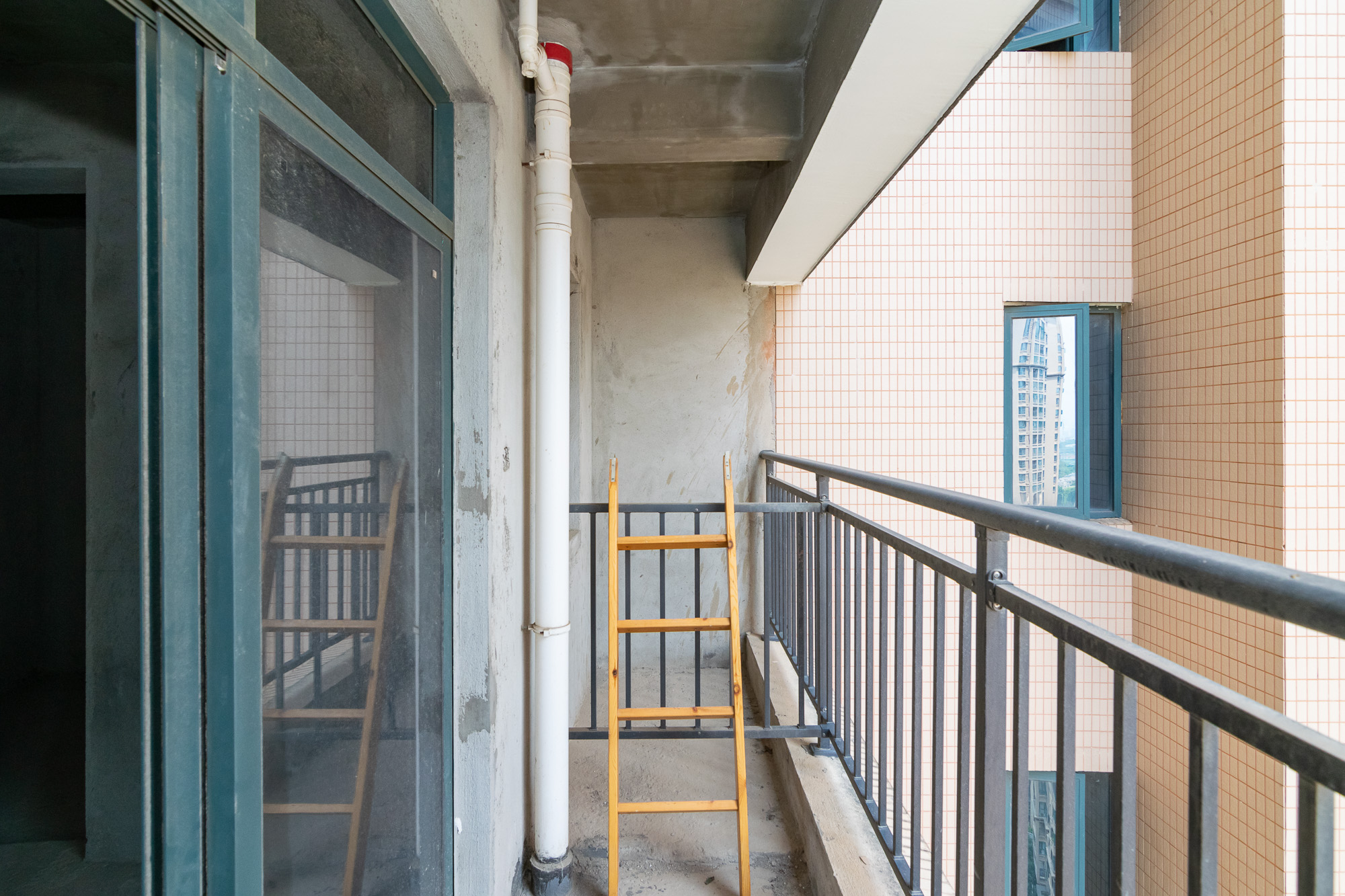 金湘苑（星澜之悦）  4室2厅2卫    86.0万阳台