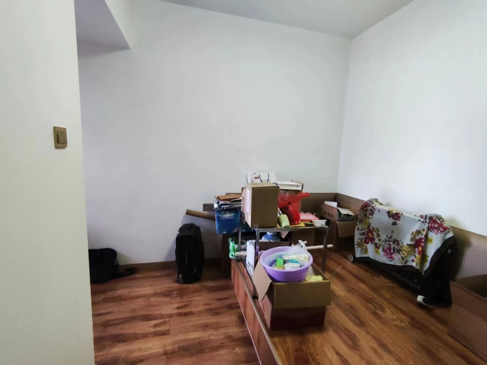 东信花园 3室1厅1卫 78.00万 东信花园 3室1厅1卫 78.00万客厅