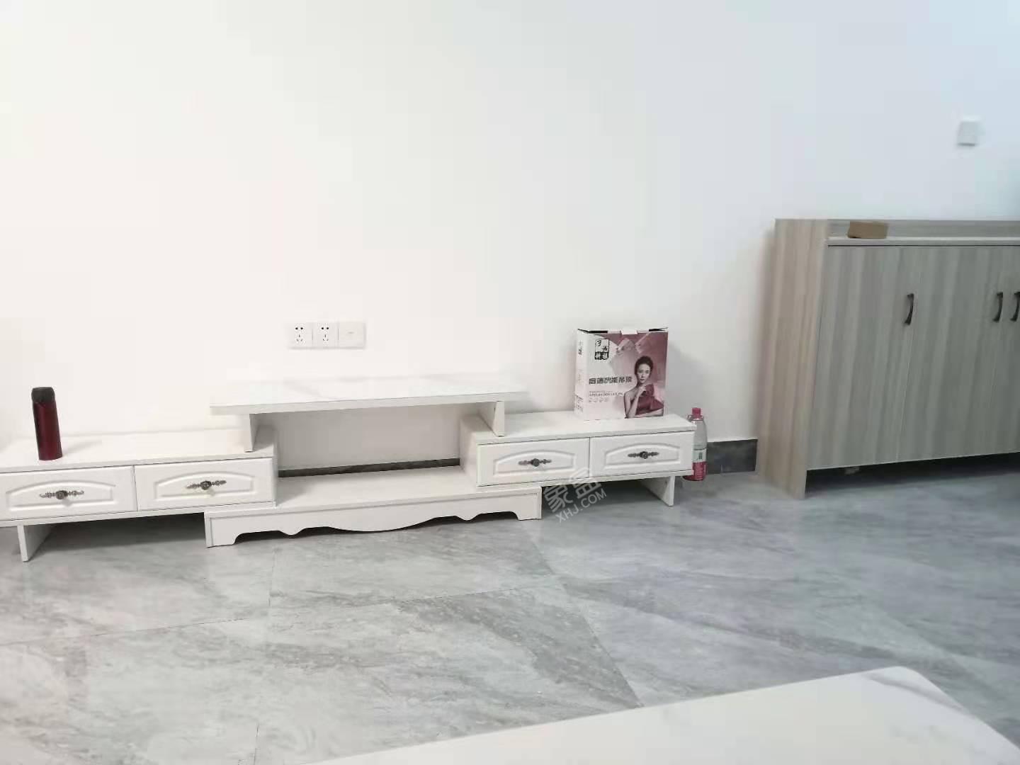 华南城市广场  1室1厅1卫   1600.00元/月室内图