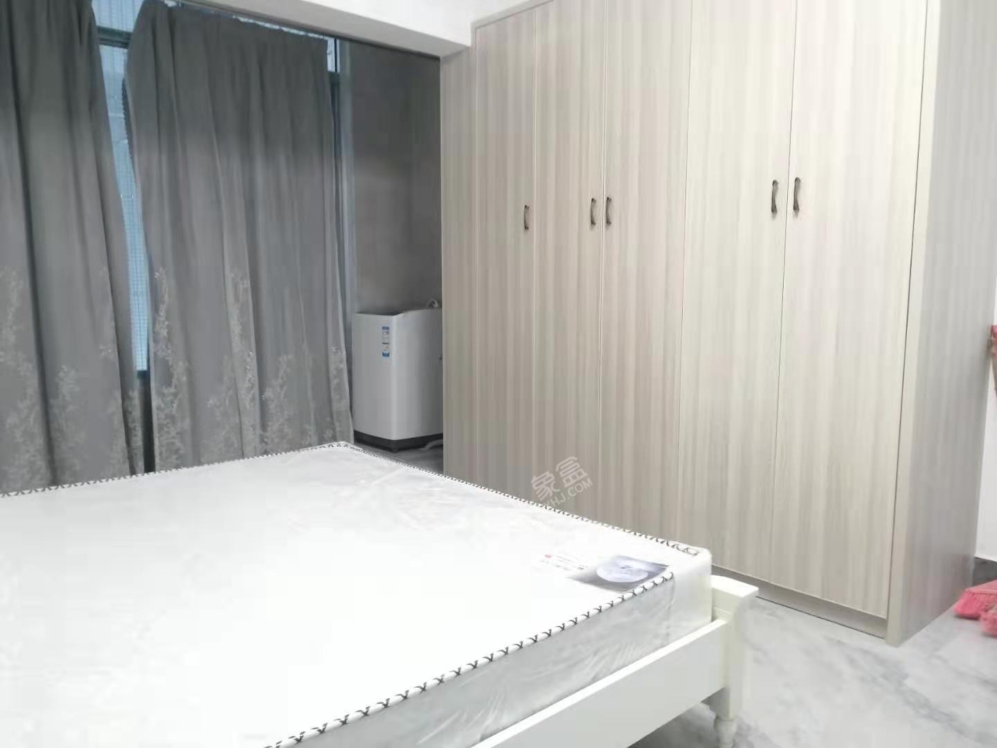 华南城市广场  1室1厅1卫   1600.00元/月室内图