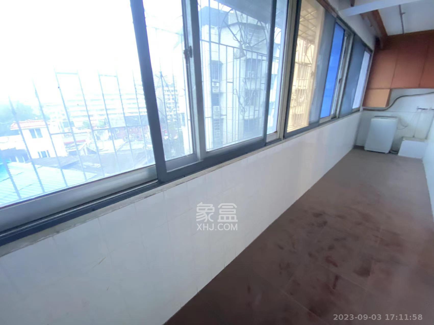 向家湾社区（含富湘公寓）  3室2厅1卫    3300.0元/月室内图
