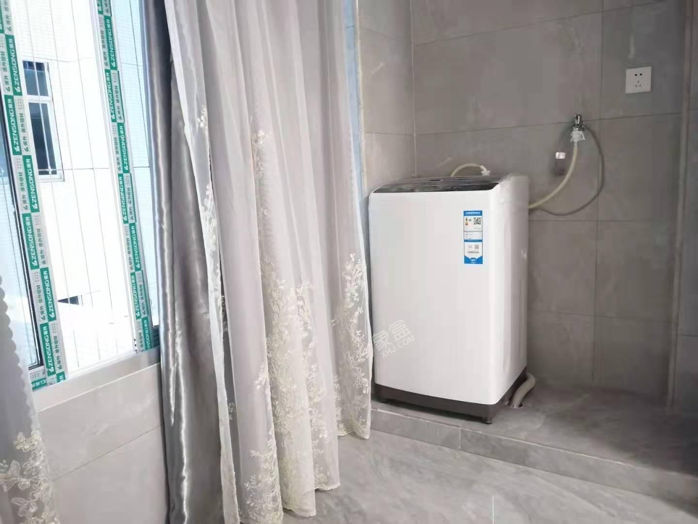华南城市广场  1室1厅1卫   1600.00元/月室内图
