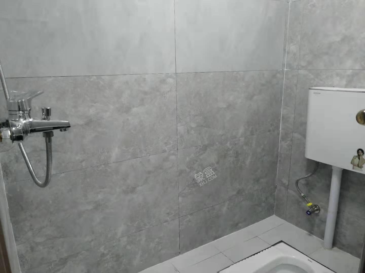 华南城市广场  1室1厅1卫   1600.00元/月室内图