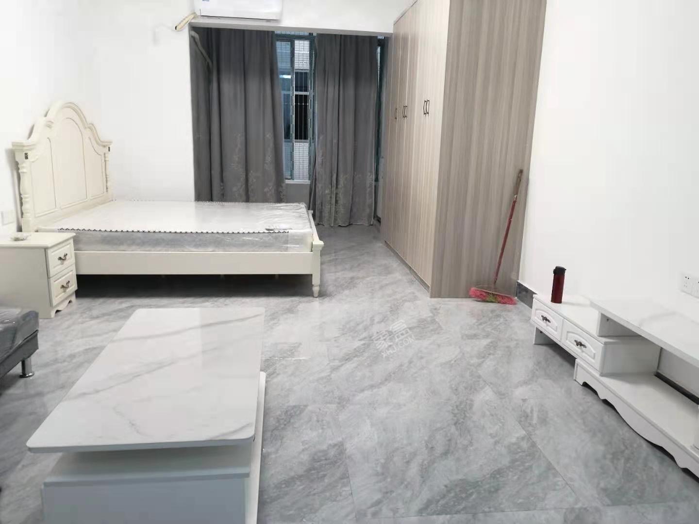 华南城市广场  1室1厅1卫   1600.00元/月小区图