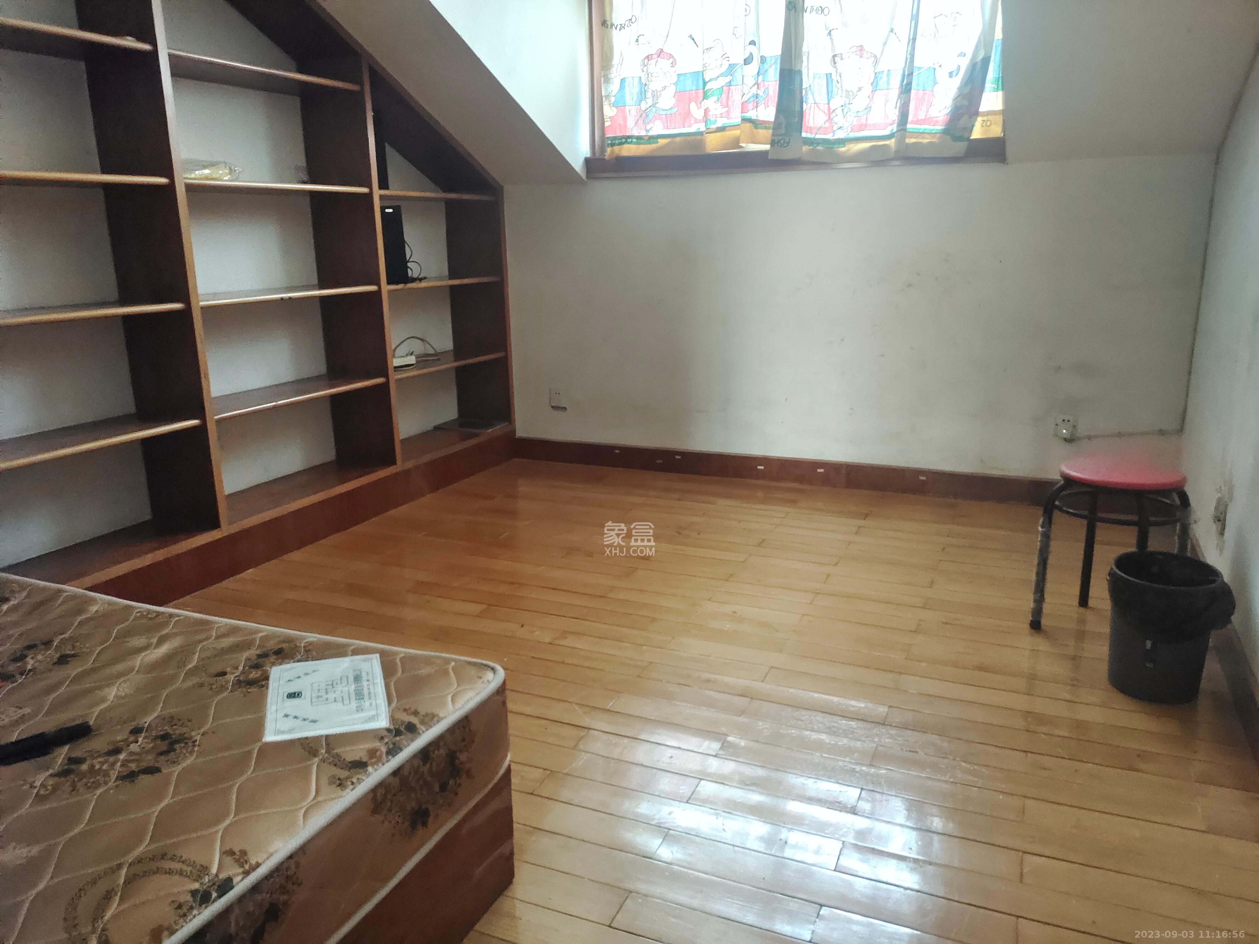德政园  5室2厅1卫   2300.00元/月室内图