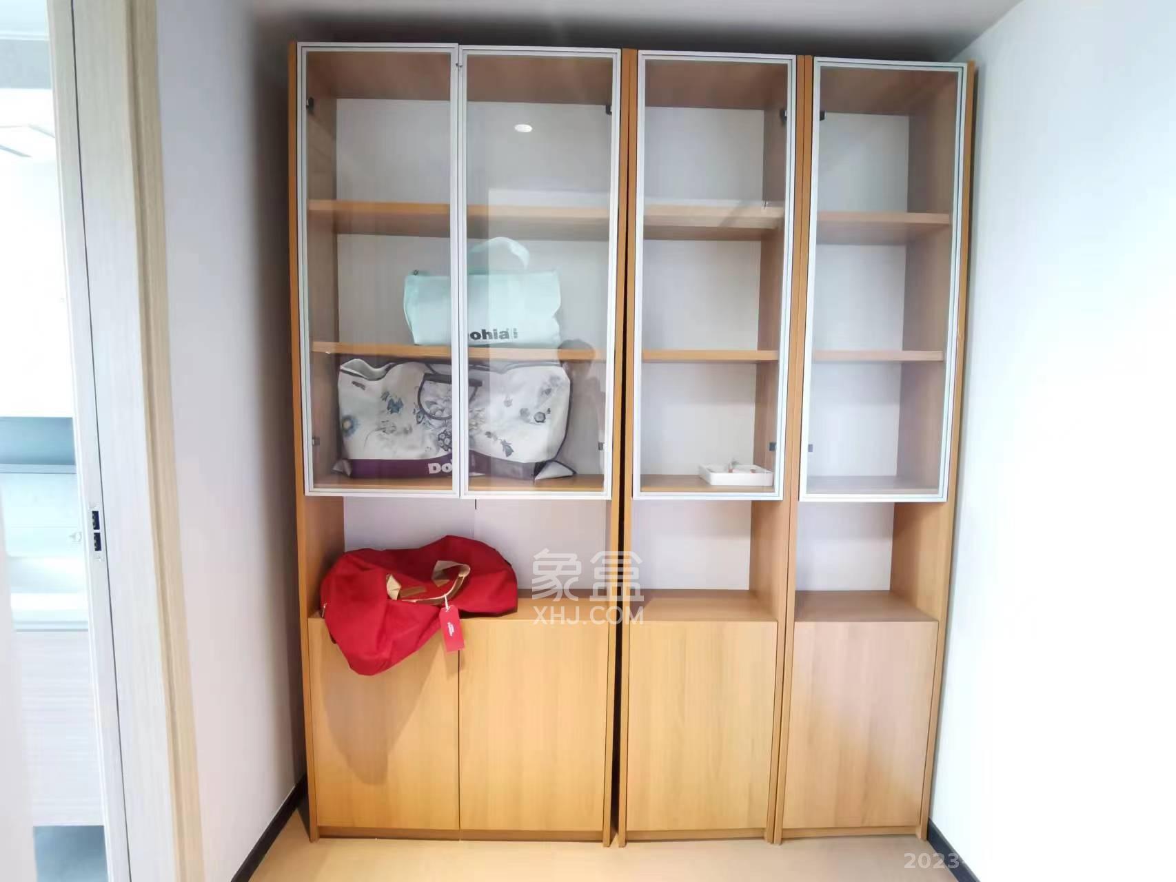 时代梅溪领峰  4室2厅3卫   5600.00元/月室内图