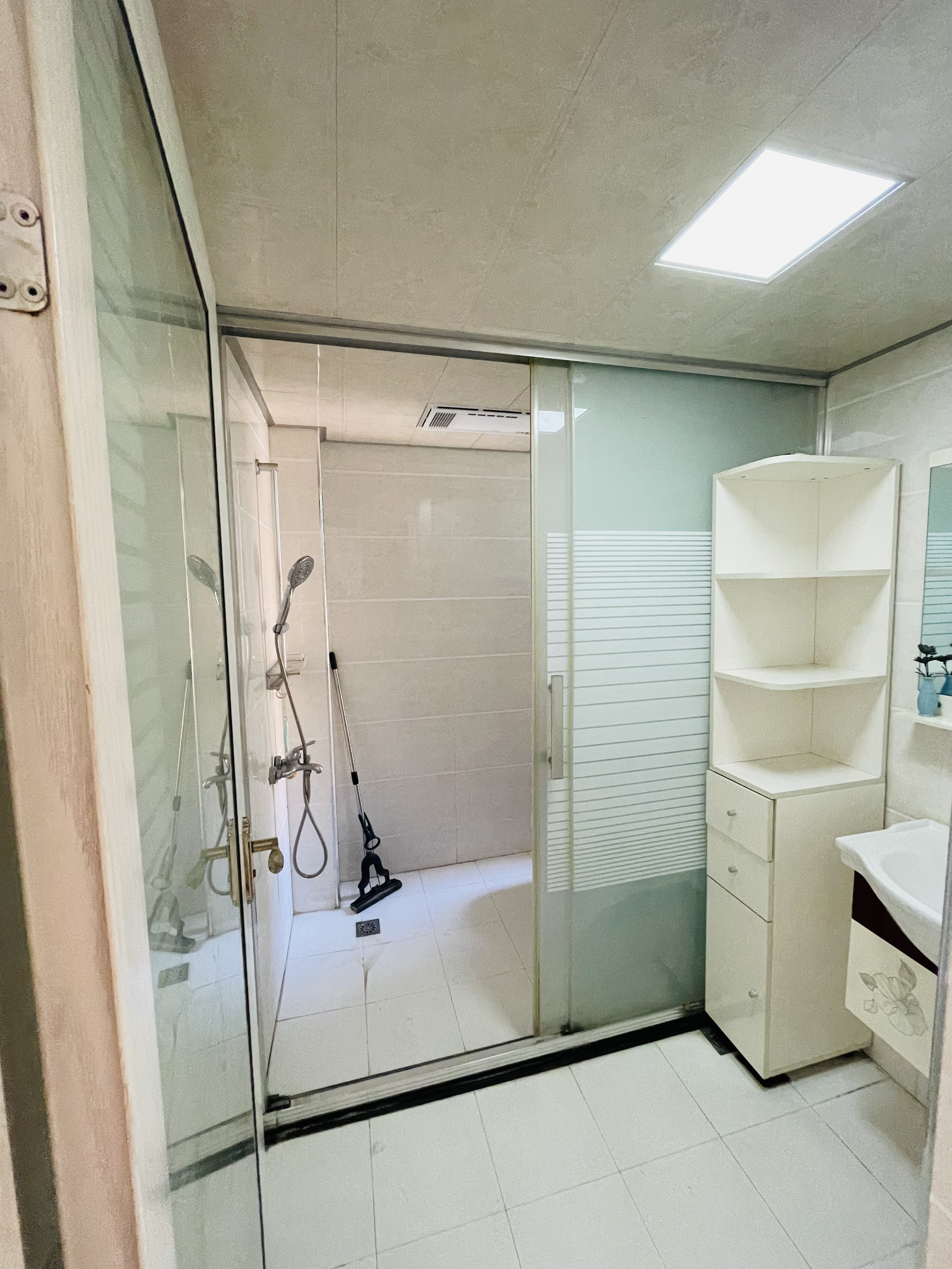 新世界建材城  2室2厅1卫   1200.00元/月室内图