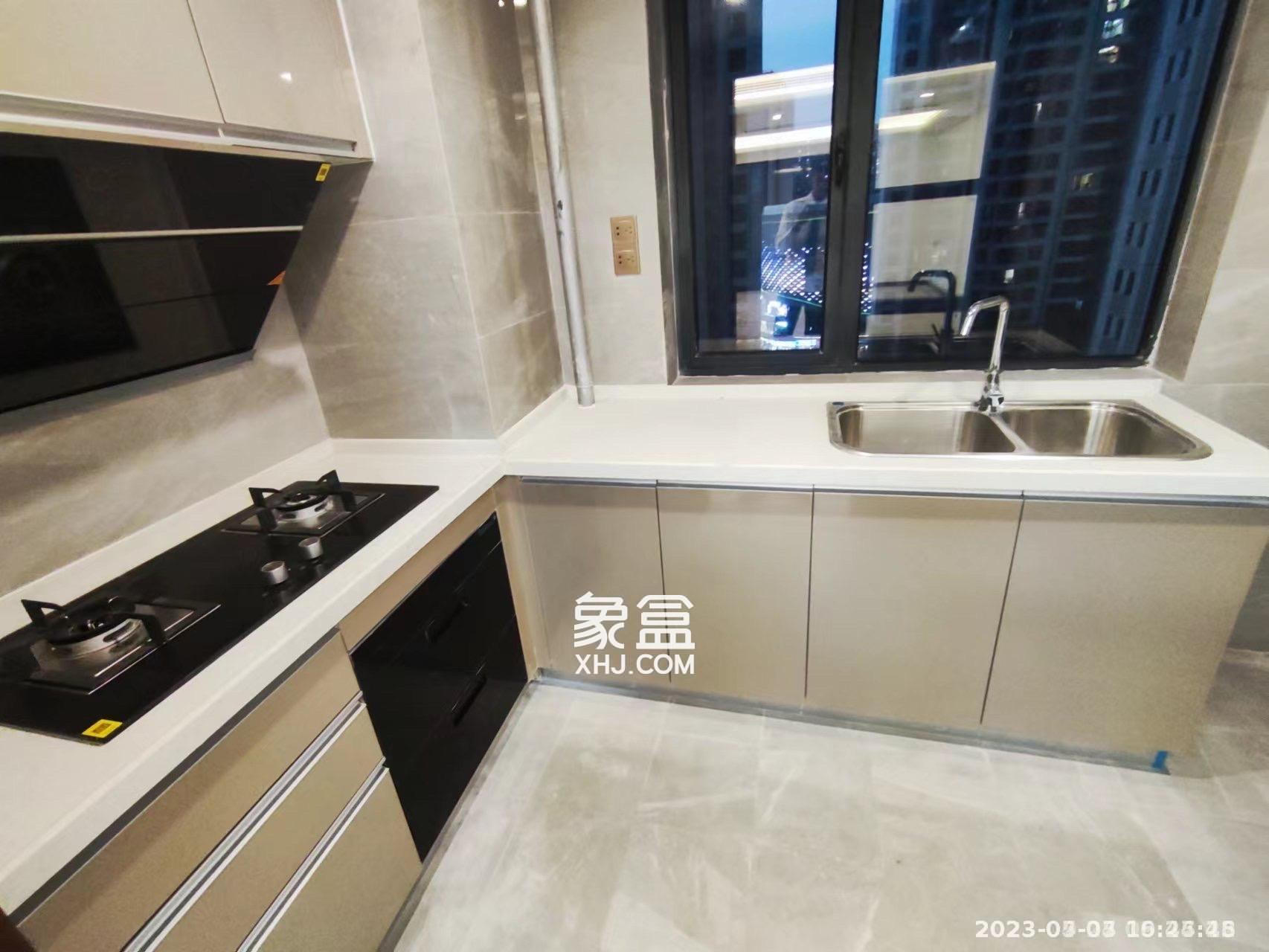绿地长沙城际空间站（绿地新里佳苑）  4室2厅2卫    4500.0元/月室内图