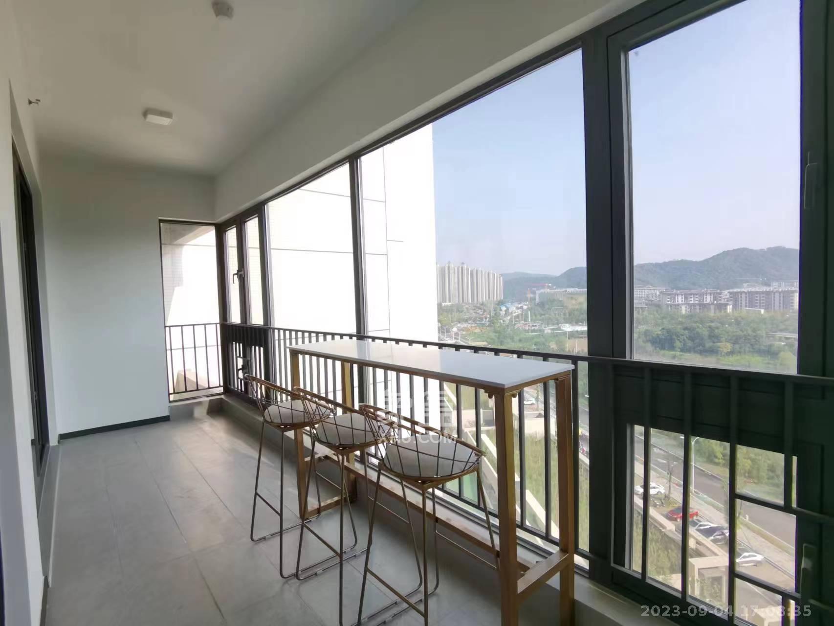 时代梅溪领峰  4室2厅3卫   5600.00元/月室内图