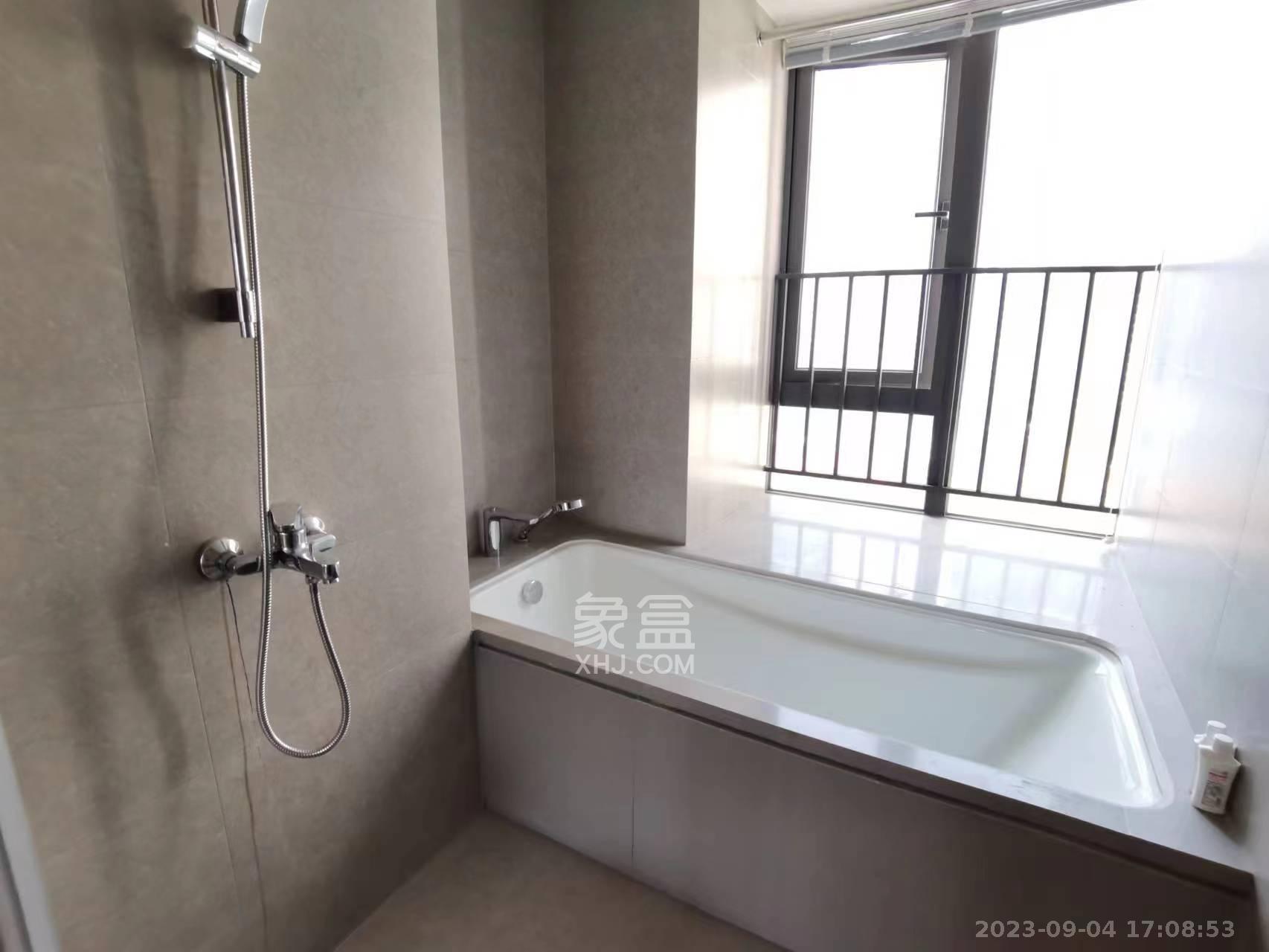 时代梅溪领峰  4室2厅3卫   5600.00元/月室内图