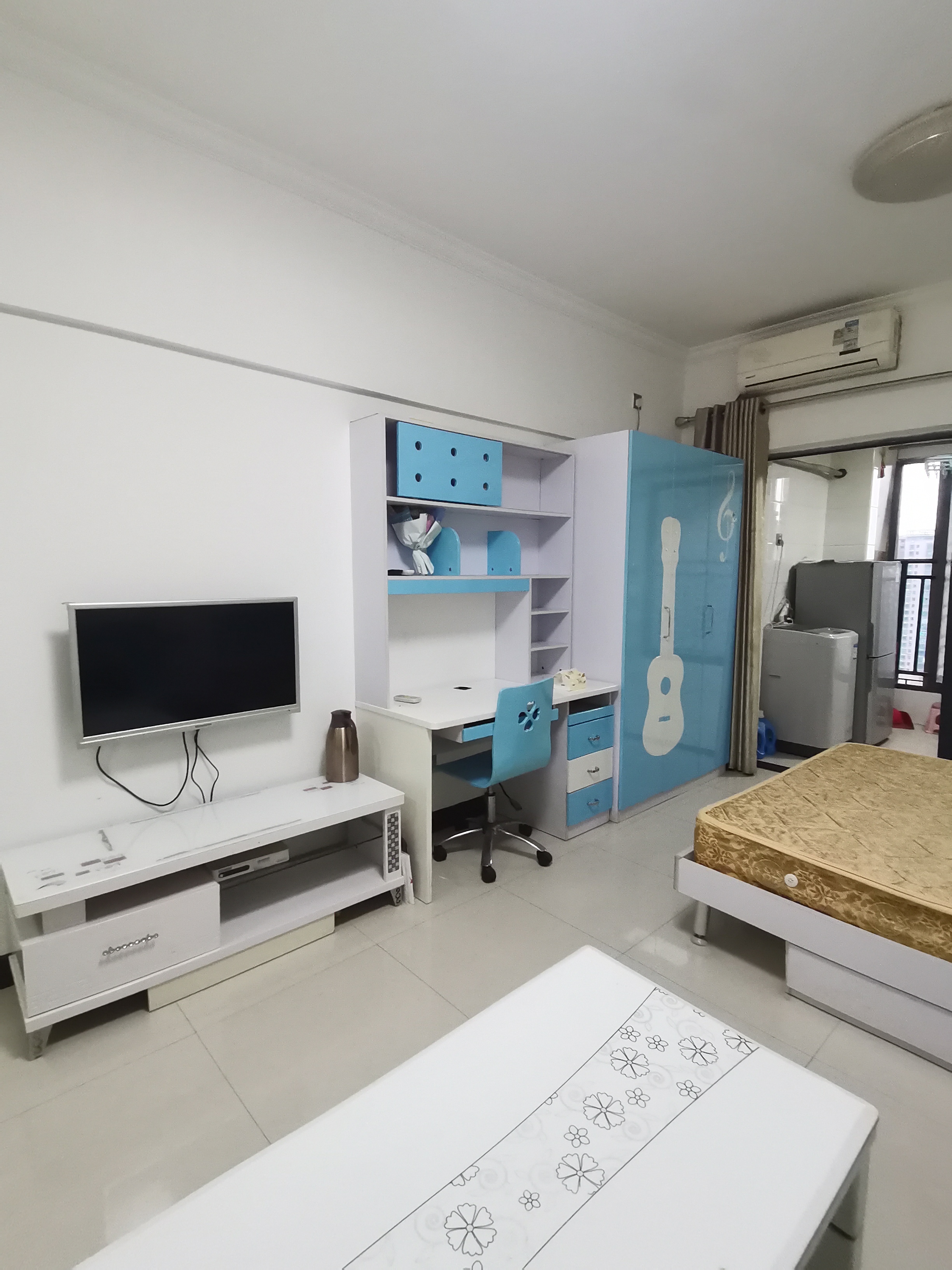 中建国际大厦  1室1厅1卫   1300.00元/月室内图