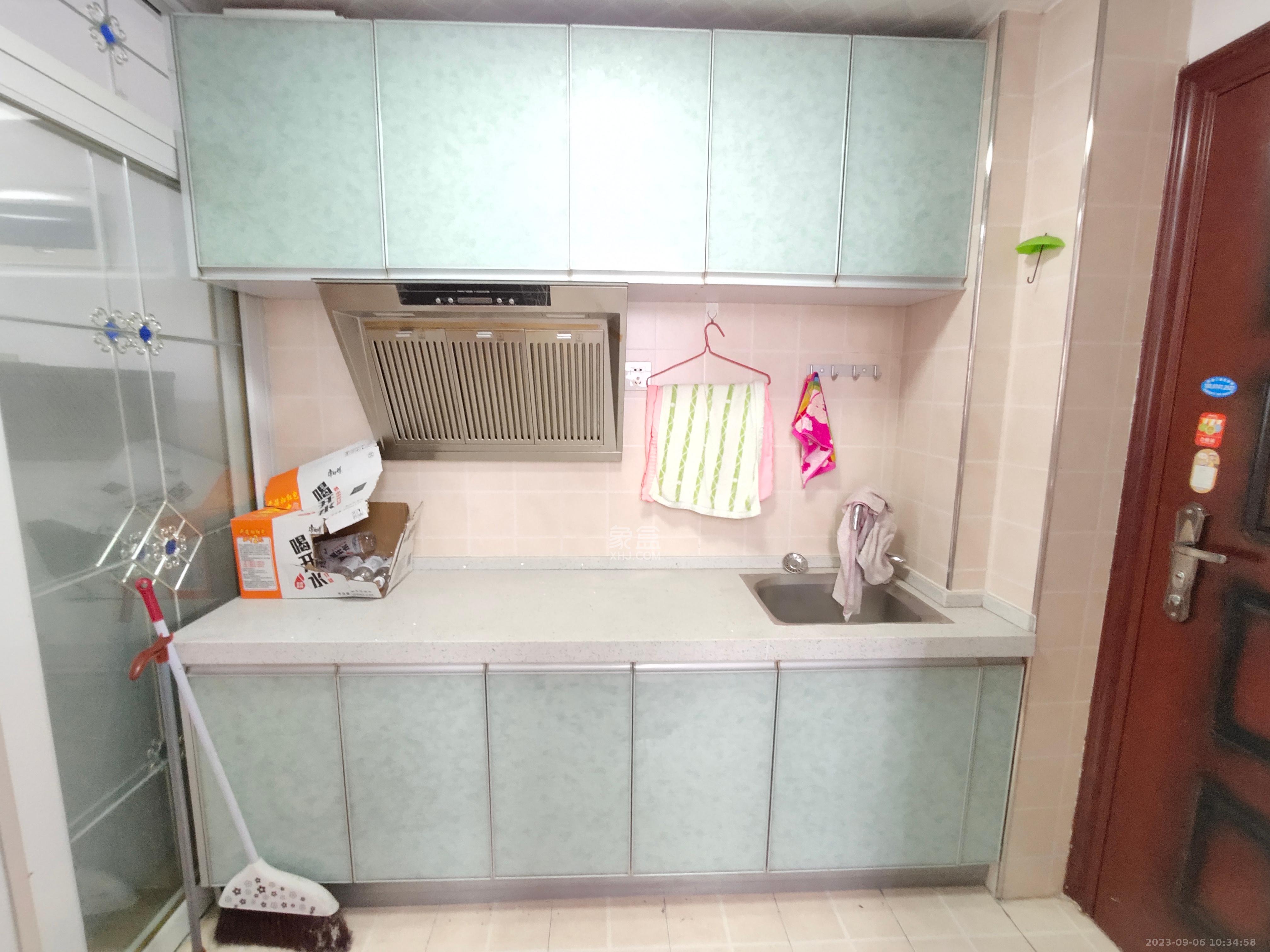 阳光锦城  1室1厅1卫   1700.00元/月室内图