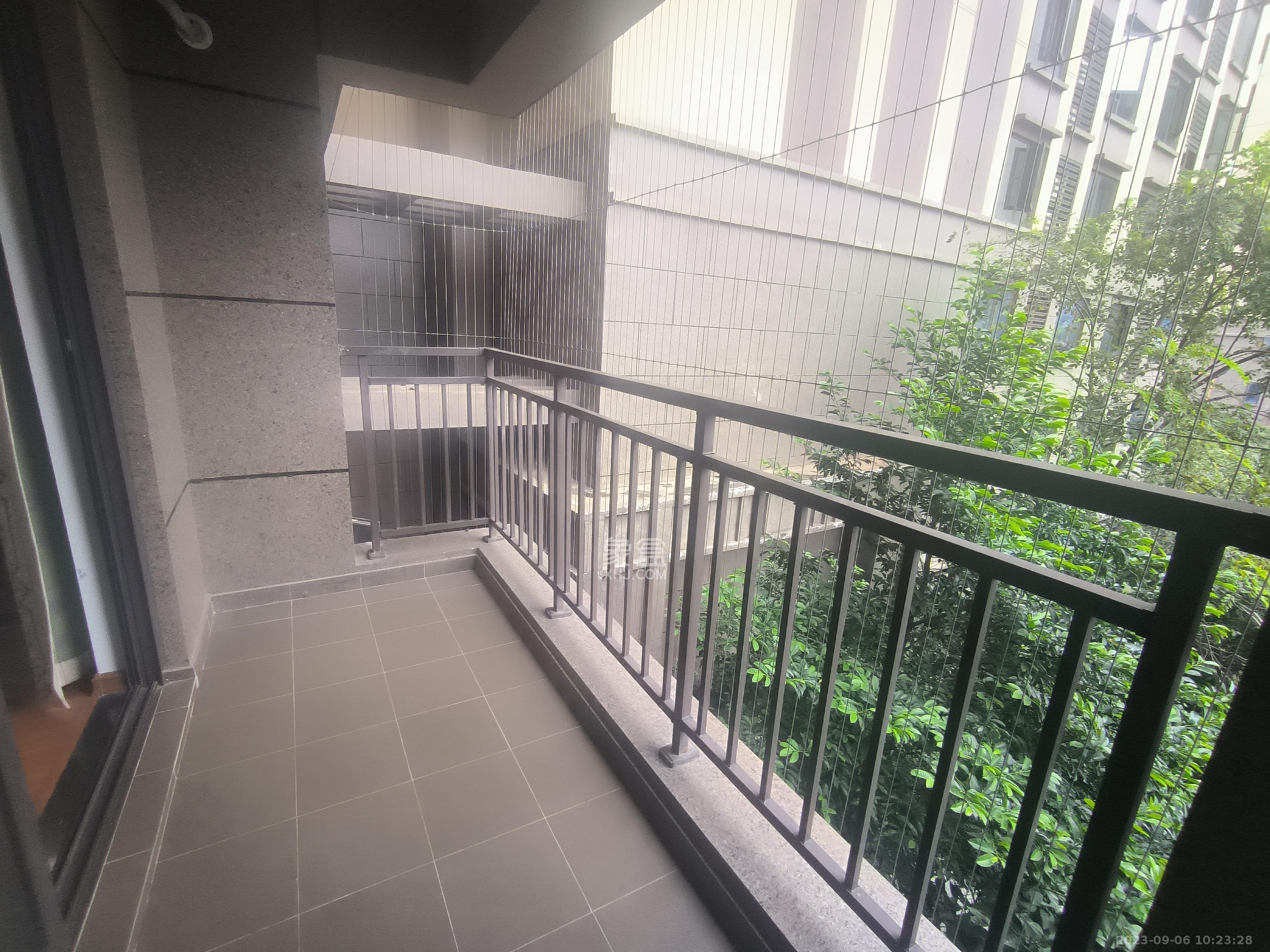 龙湖水晶郦城  3室2厅1卫   3800.00元/月室内图