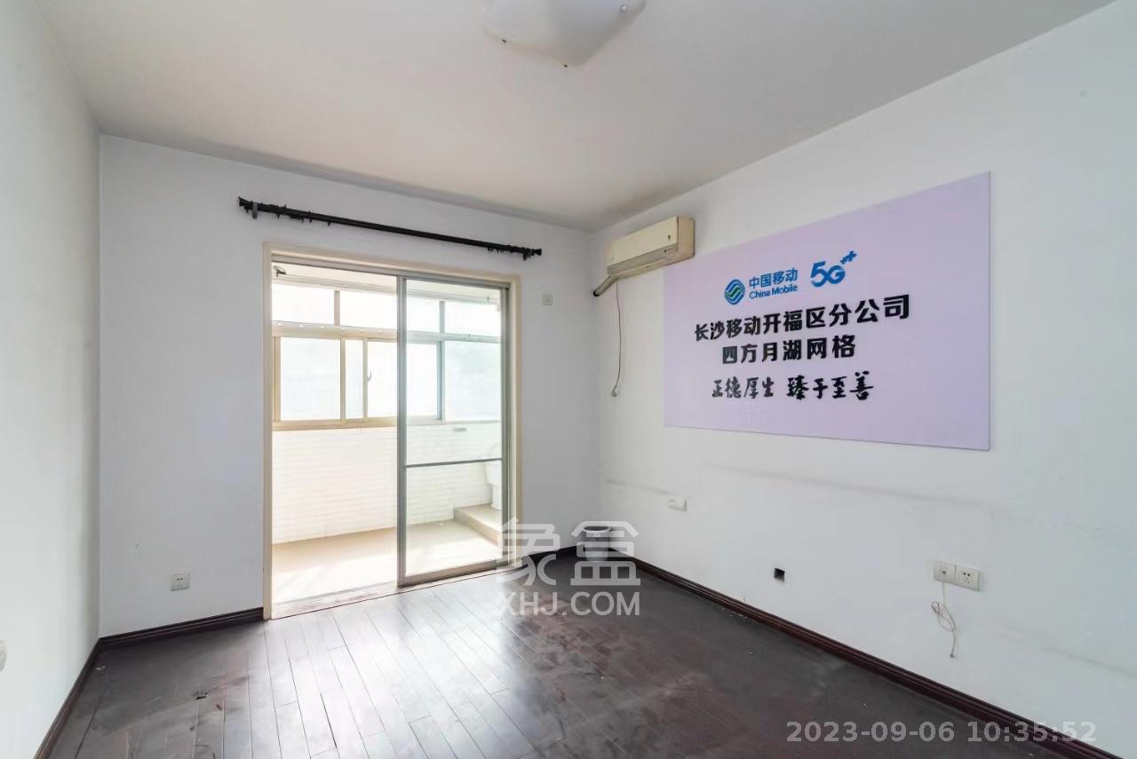 先福村住宅楼（移动公司宿舍）  4室2厅2卫   3500.00元/月室内图