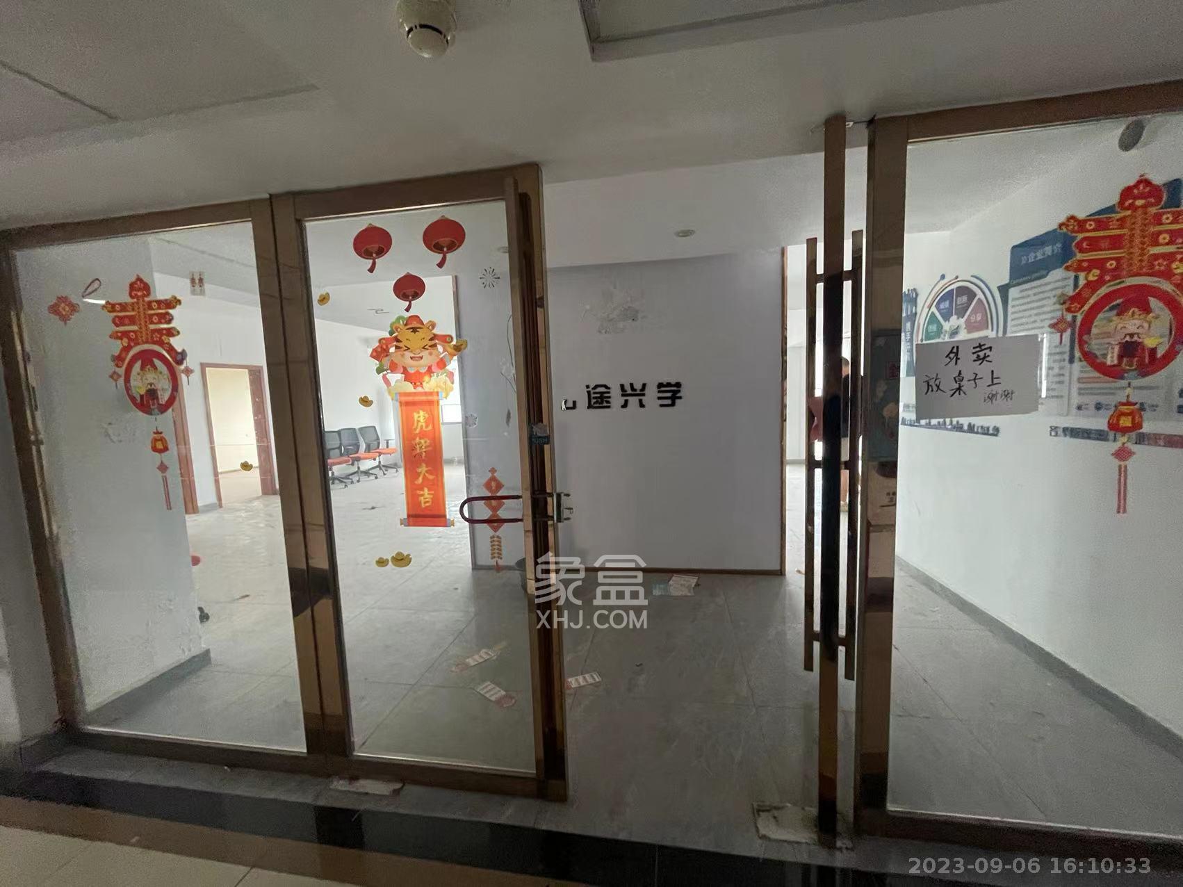钱隆樽品(一、二、三期)  1室1厅1卫   6000.00元/月室内图