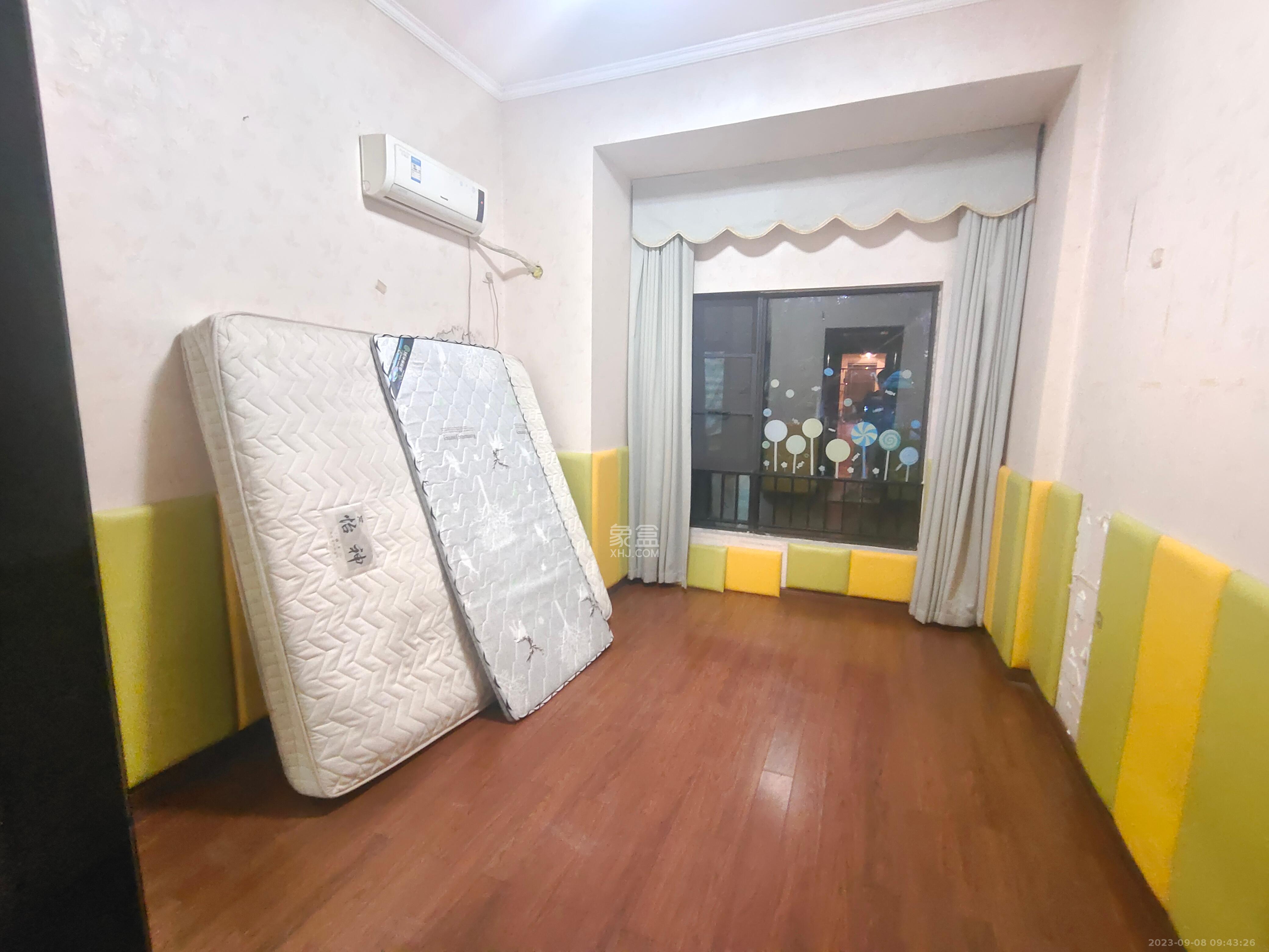 万科金域华府三四期  3室2厅2卫   2800.00元/月室内图