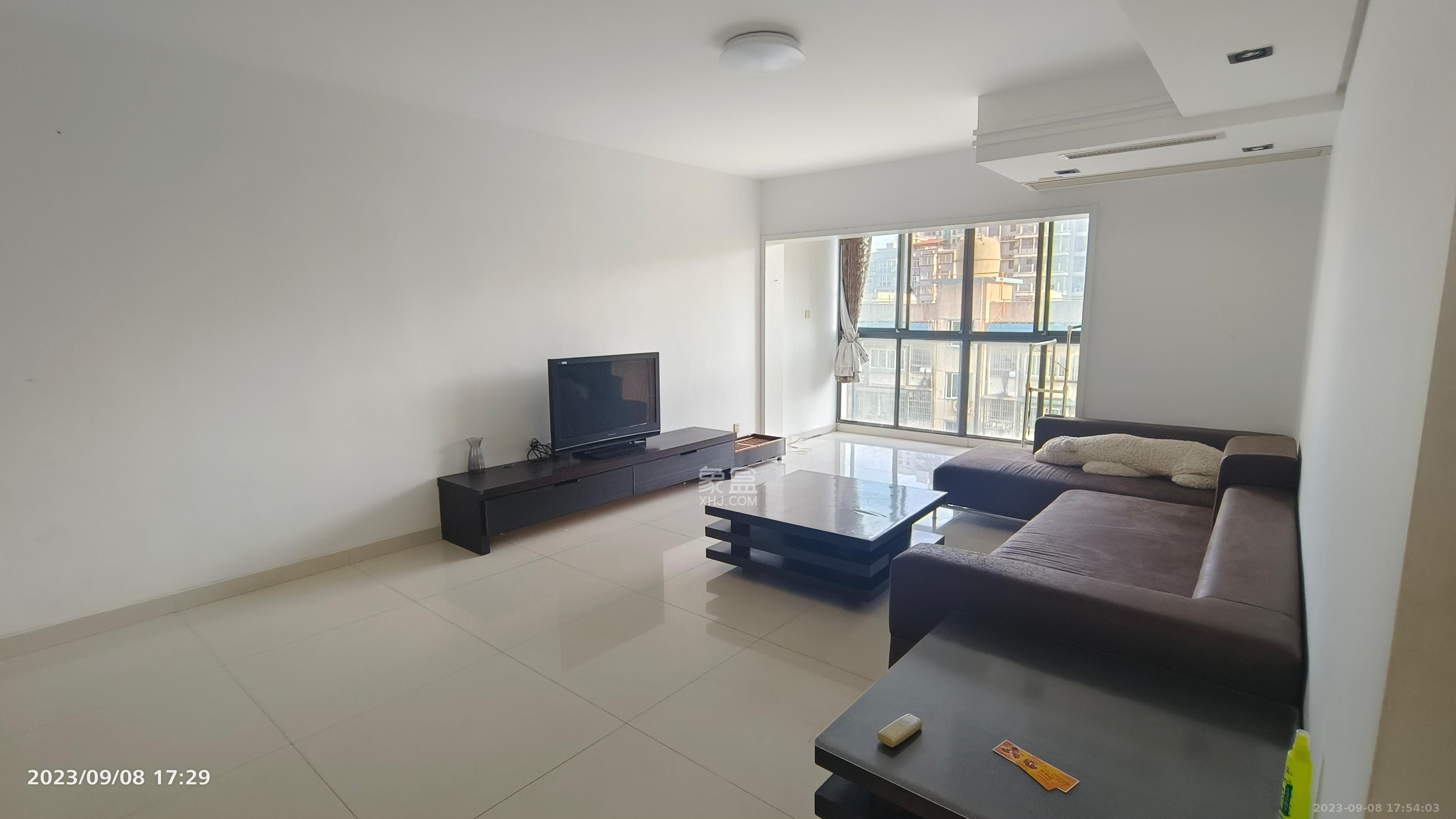 三萬英尺  3室2廳2衛(wèi)   3300.00元/月室內(nèi)圖