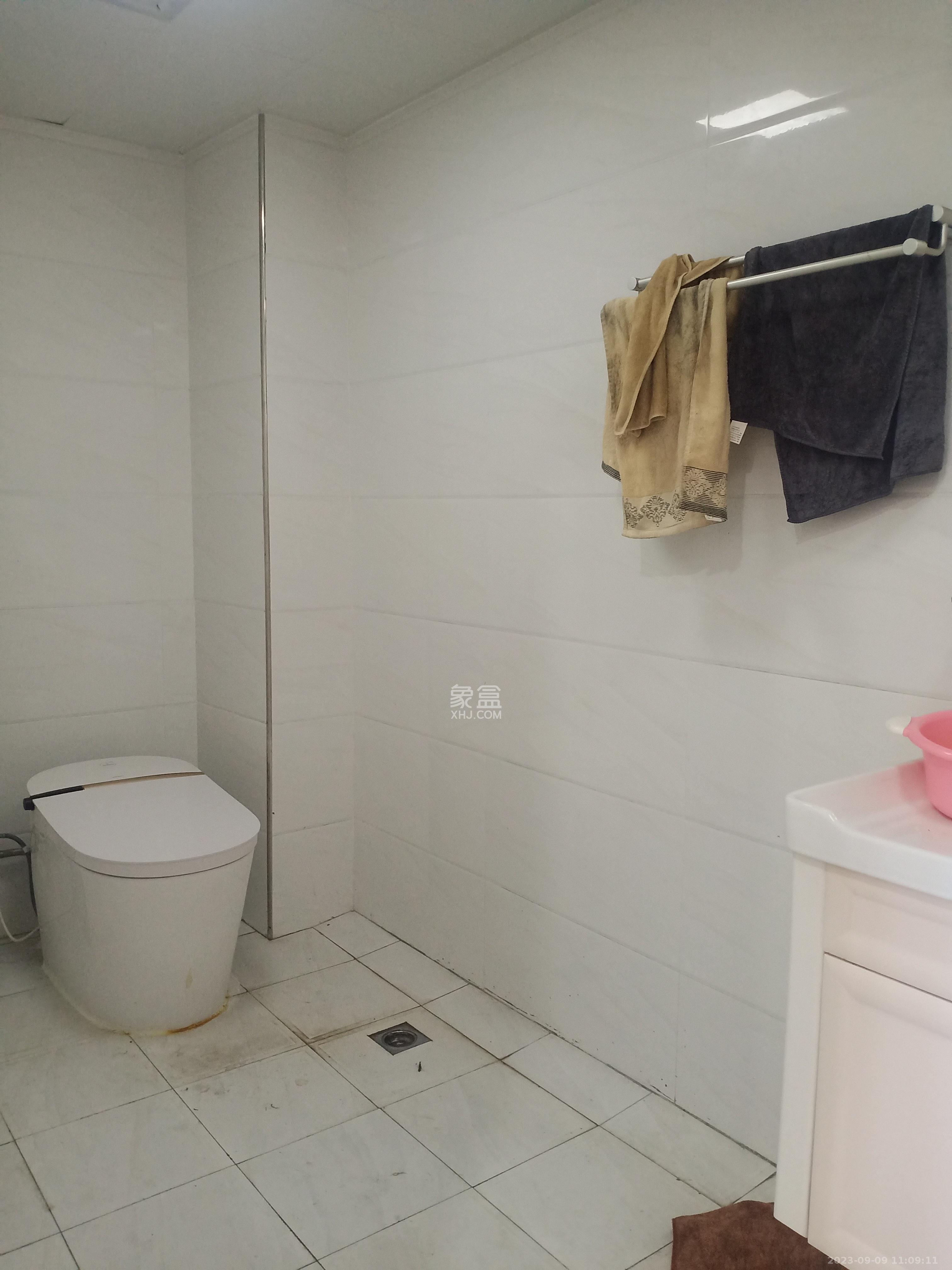 东城港  1室1厅1卫    7900.0元/月 东城港  1室1厅1卫    7900.0元/月室内图