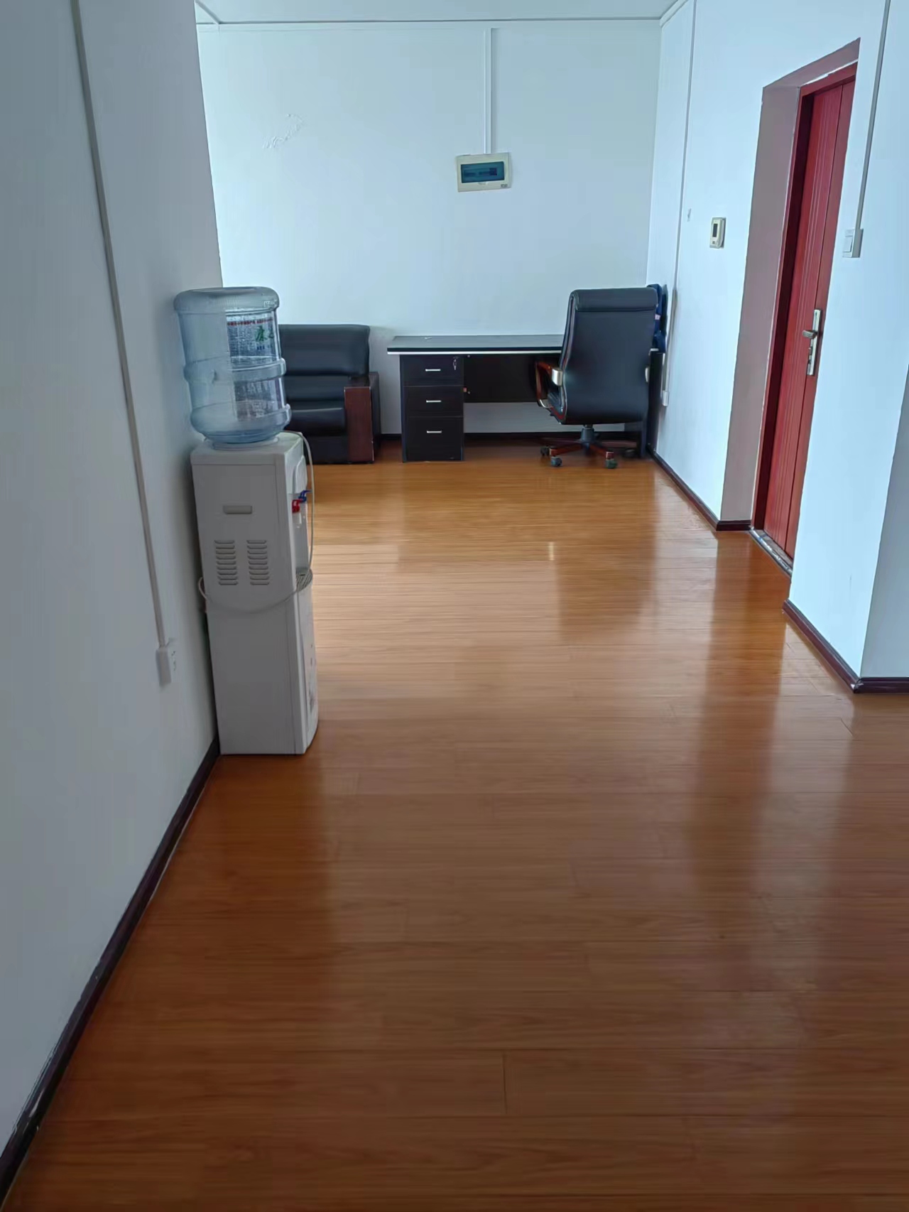 远大生态风景  3室2厅2卫   2100.00元/月室内图