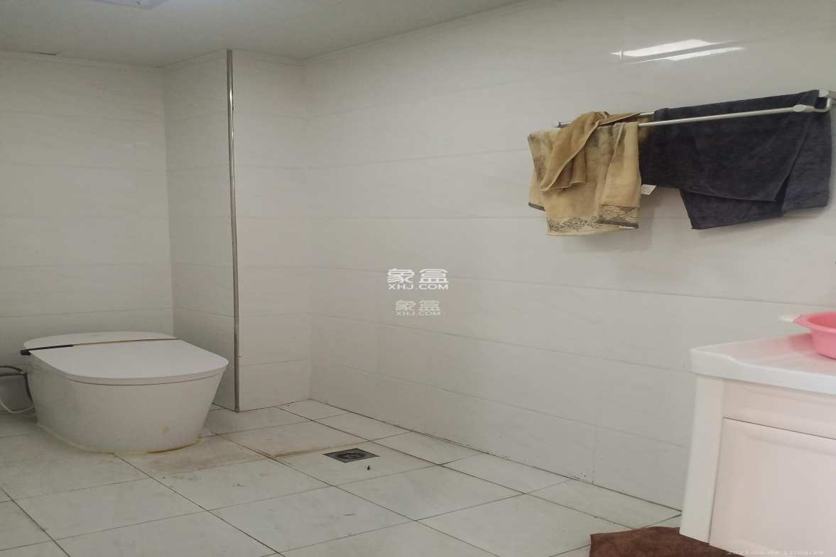 东城港  1室1厅1卫    7900.0元/月 东城港  1室1厅1卫    7900.0元/月室内图