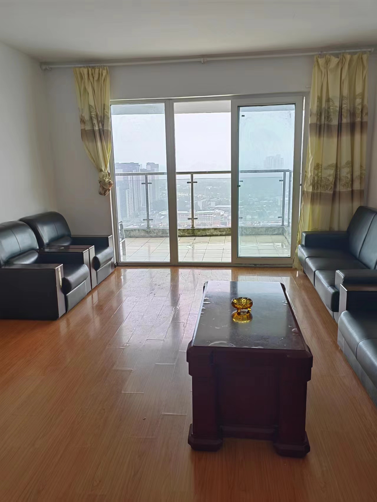 远大生态风景  3室2厅2卫   2100.00元/月室内图
