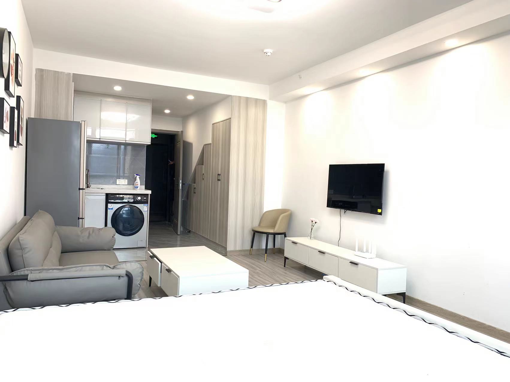 恒大滨河左岸  1室1厅1卫   1600.00元/月室内图