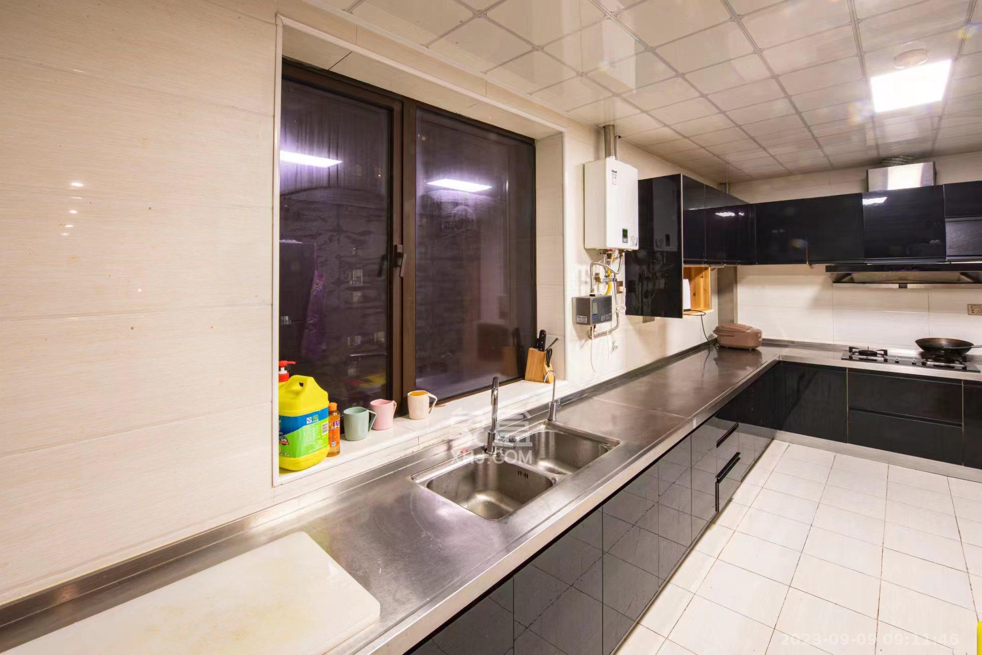 世茂外滩里（世茂铂翠湾三期）  4室2厅3卫    8000.0元/月室内图