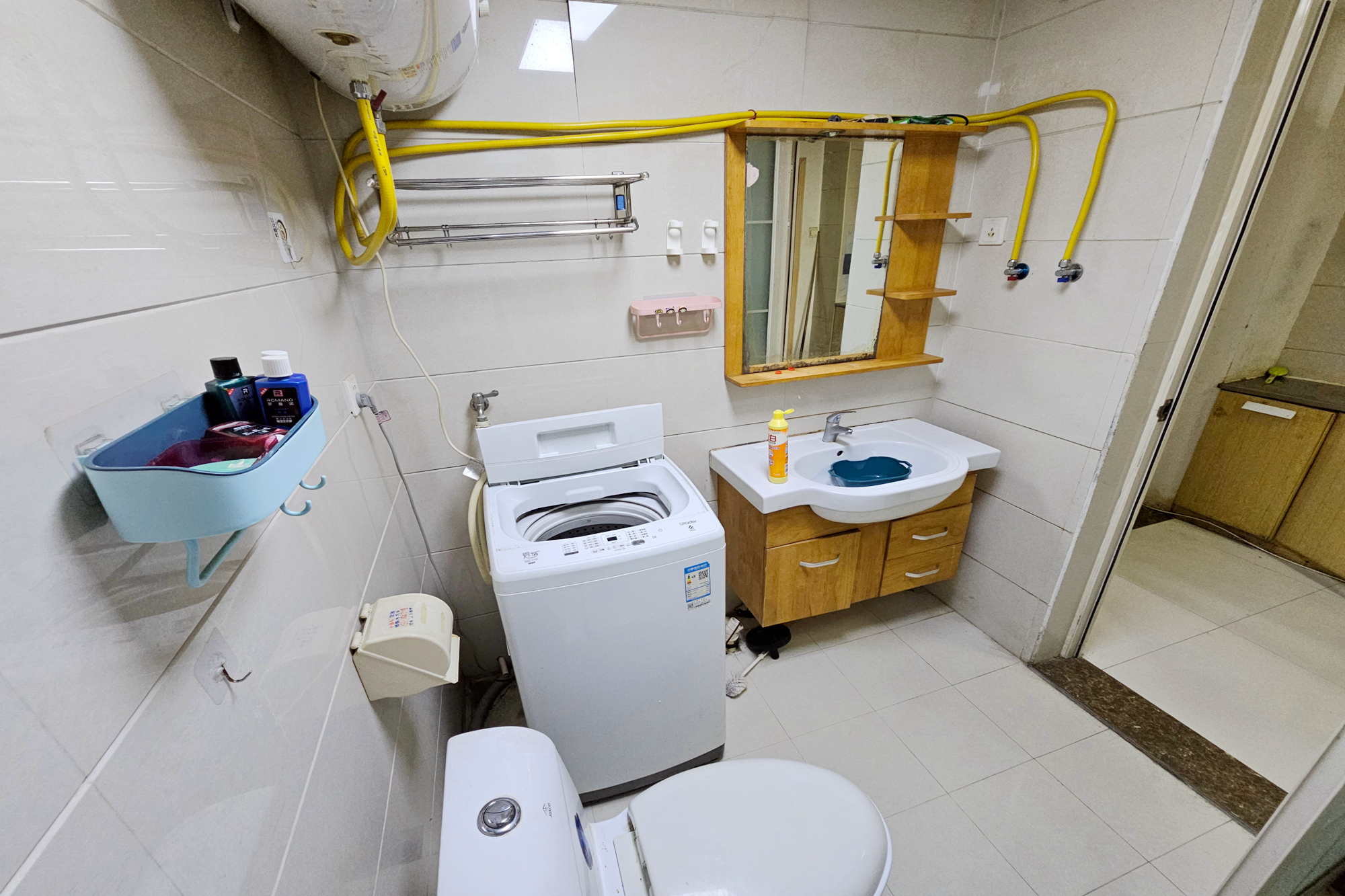上河国际F座  2室1厅1卫   39.80万卫生间