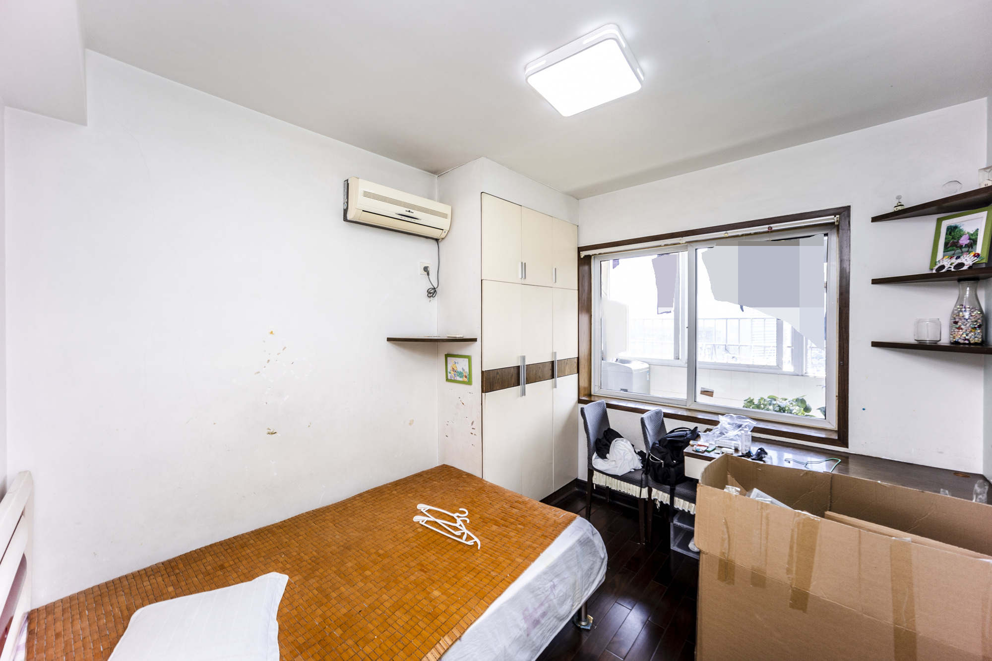 海利宿舍  3室2厅1卫   119.90万卧室