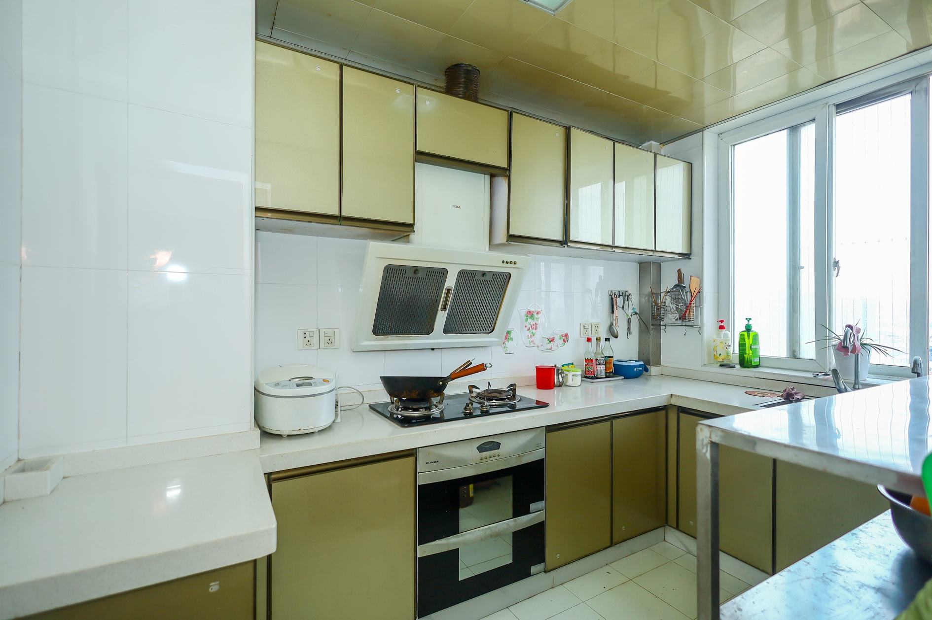 楚天馨苑  3室2厅2卫    66.8万 楚天馨苑  3室2厅2卫    66.8万厨房