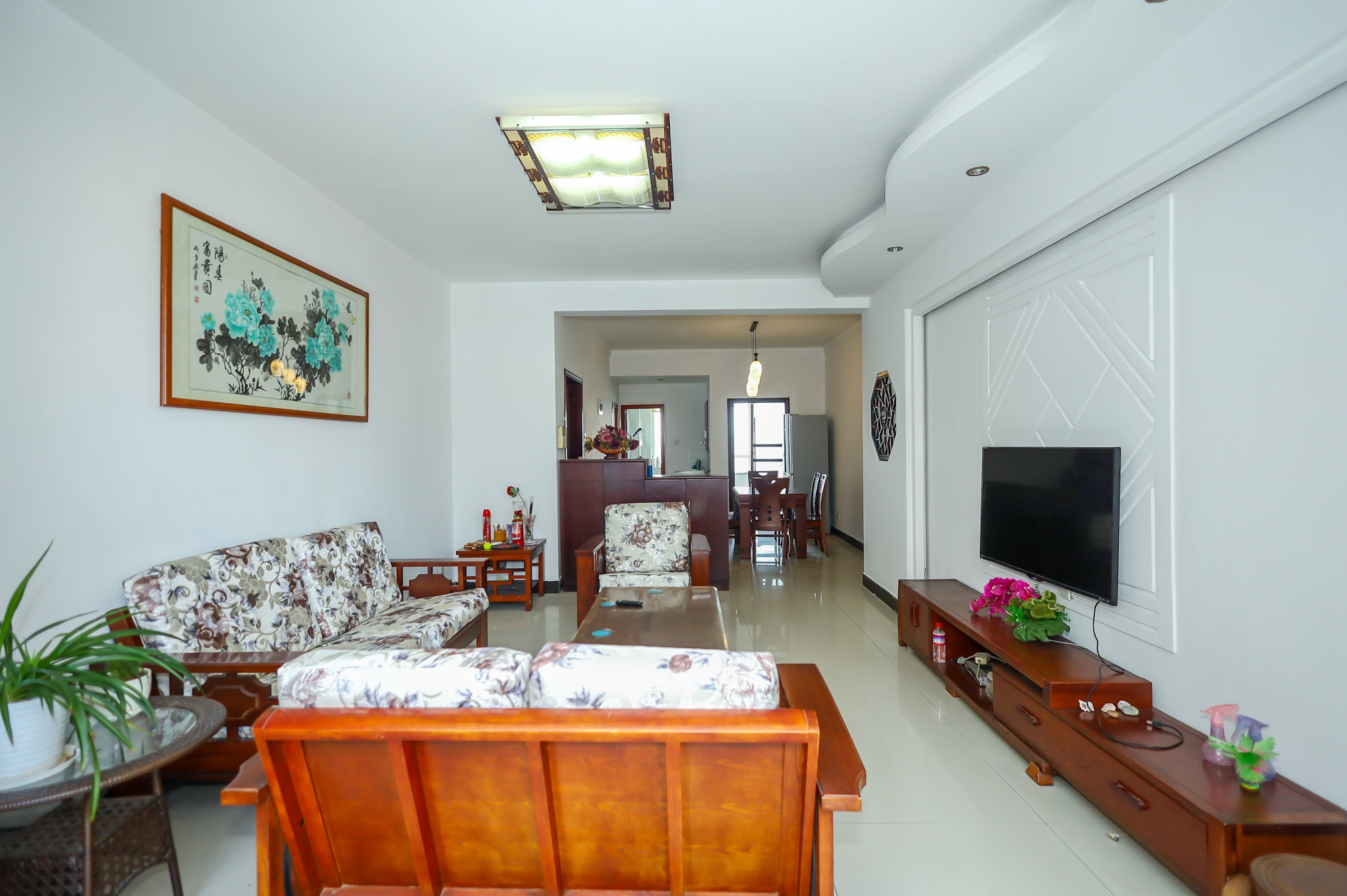 楚天馨苑  3室2厅2卫    66.8万 楚天馨苑  3室2厅2卫    66.8万客厅