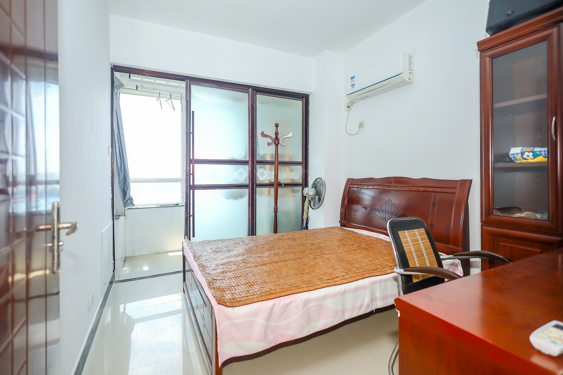 楚天馨苑  3室2厅2卫    66.8万 楚天馨苑  3室2厅2卫    66.8万卧室