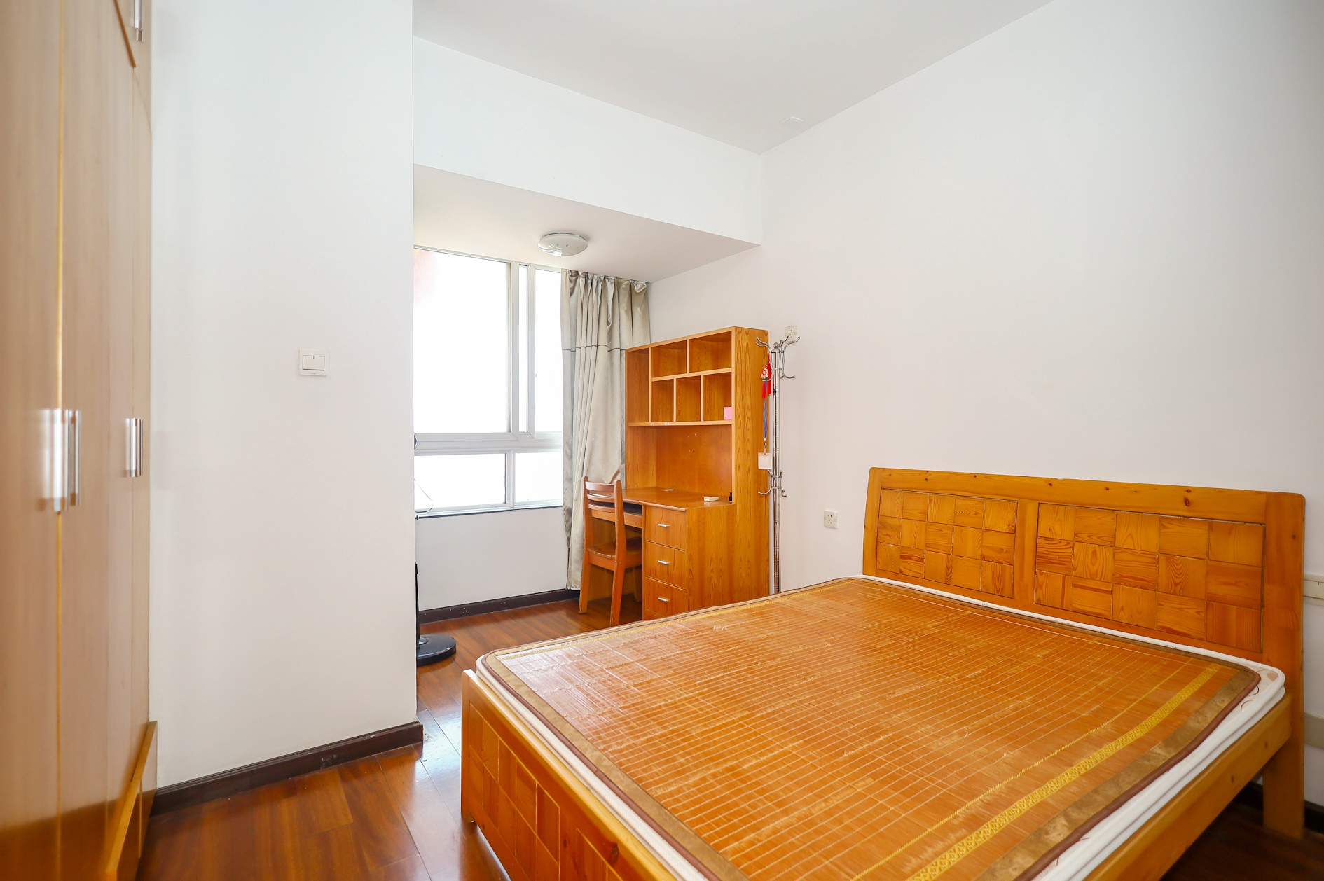 楚天馨苑  3室2厅2卫    66.8万 楚天馨苑  3室2厅2卫    66.8万卧室