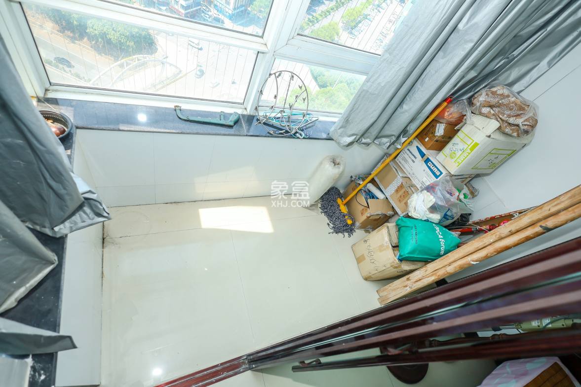 楚天馨苑  3室2厅2卫    66.8万 楚天馨苑  3室2厅2卫    66.8万阳台