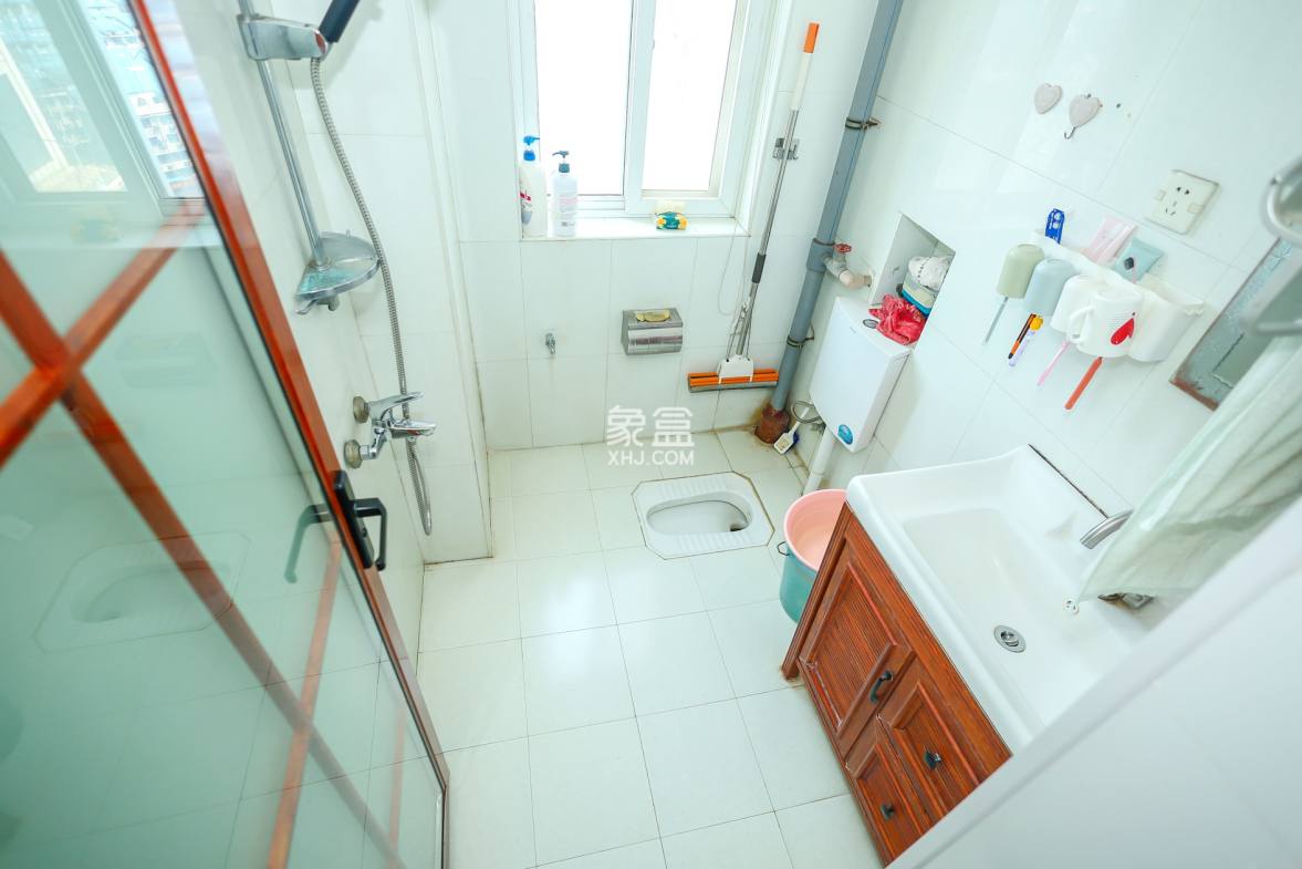 楚天馨苑  3室2厅2卫    66.8万 楚天馨苑  3室2厅2卫    66.8万卫生间