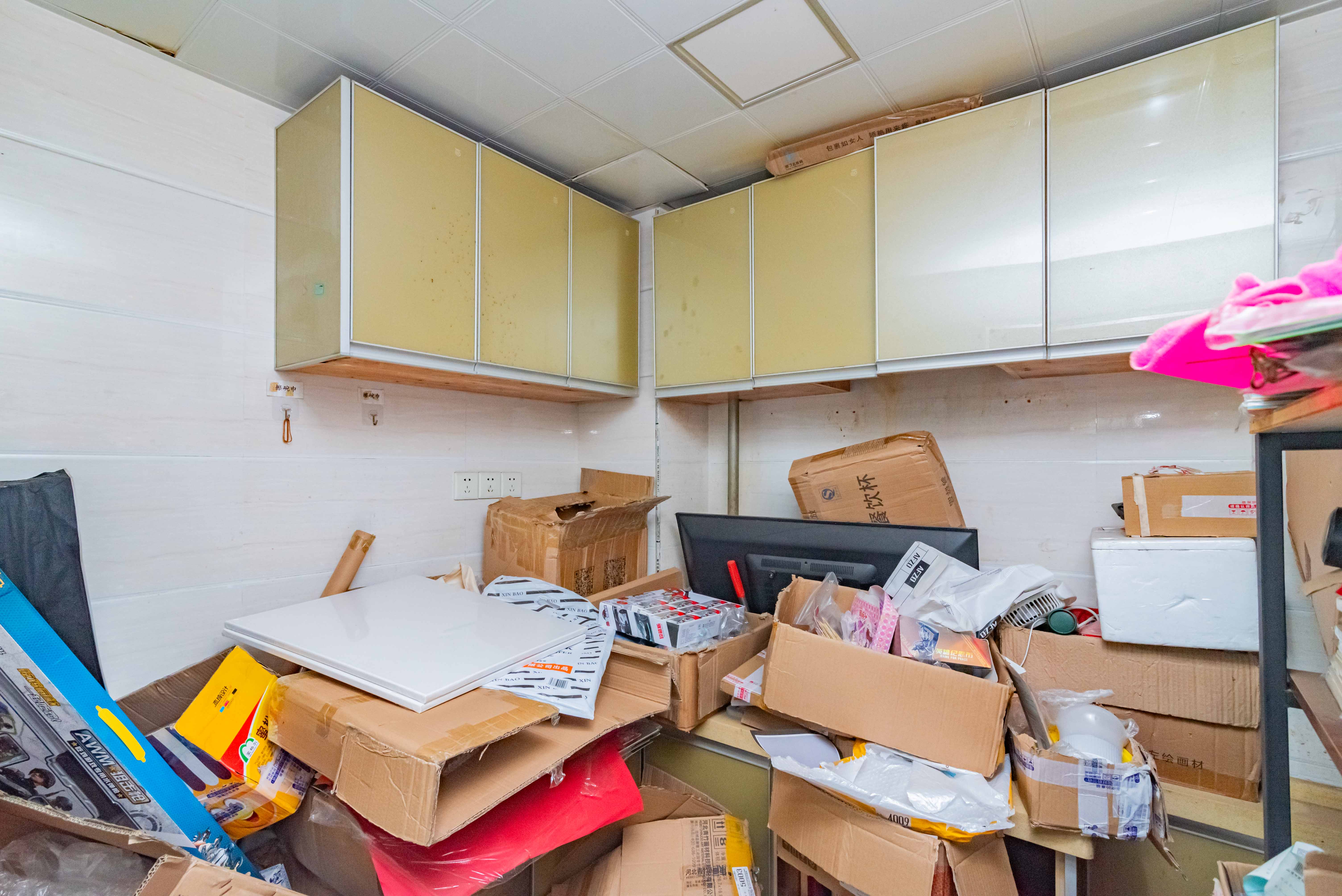 悦湖山 4室2厅2卫 67.0万 悦湖山 4室2厅2卫 67.0万卧室