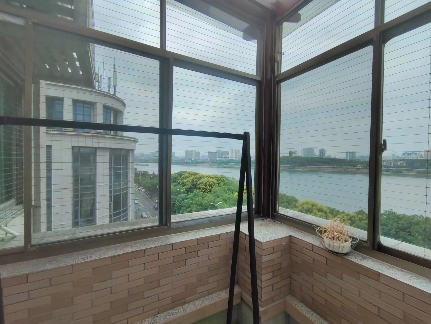 联谊怡沁园 3室2厅2卫 55.0万 联谊怡沁园 3室2厅2卫 55.0万室内图