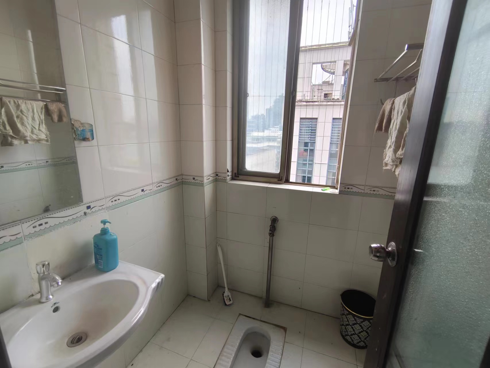 联谊怡沁园 3室2厅2卫 55.0万 联谊怡沁园 3室2厅2卫 55.0万室内图