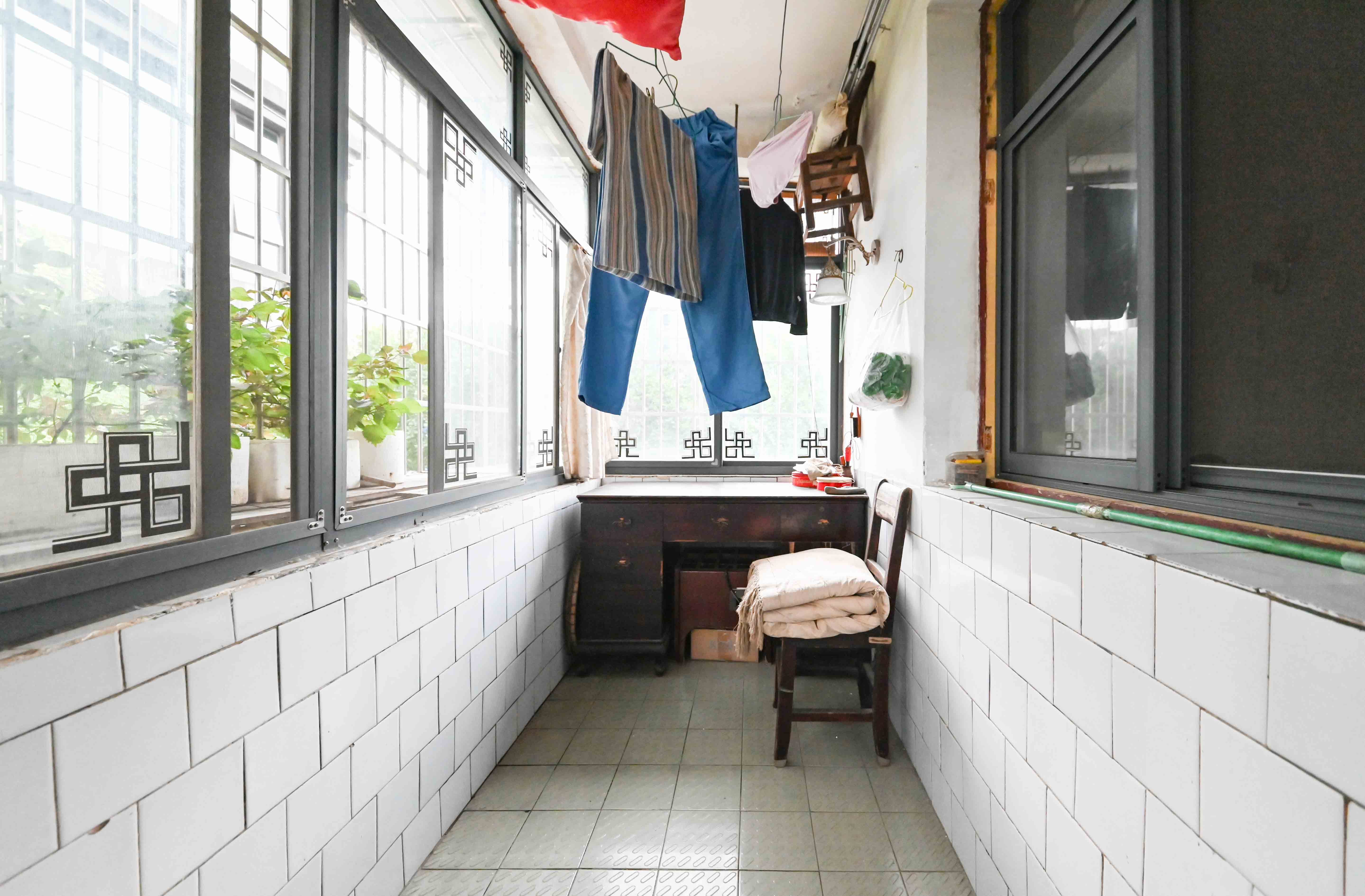 茅屋湾001栋  3室2厅1卫   75.00万阳台